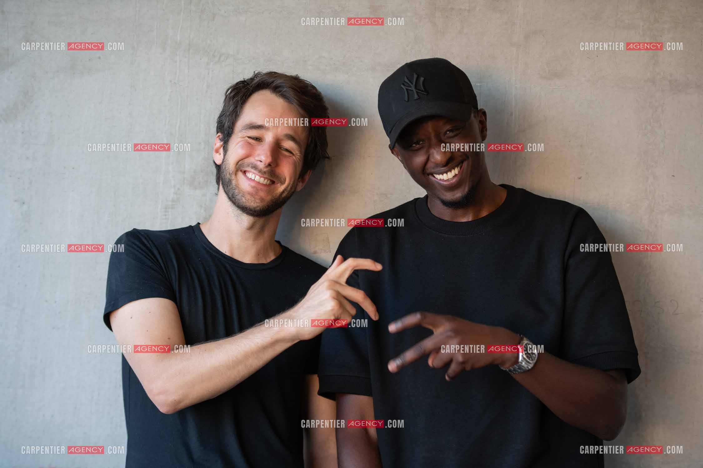 Les acteurs et humoristes  Ahmed Sylla et Bertrand Usclat en promotion pour le film “JUMEAUX MAIS PAS TROP“ en avant première au cinéma Six n'étoiles de Six Fours les Plages.      ( Exclusif )