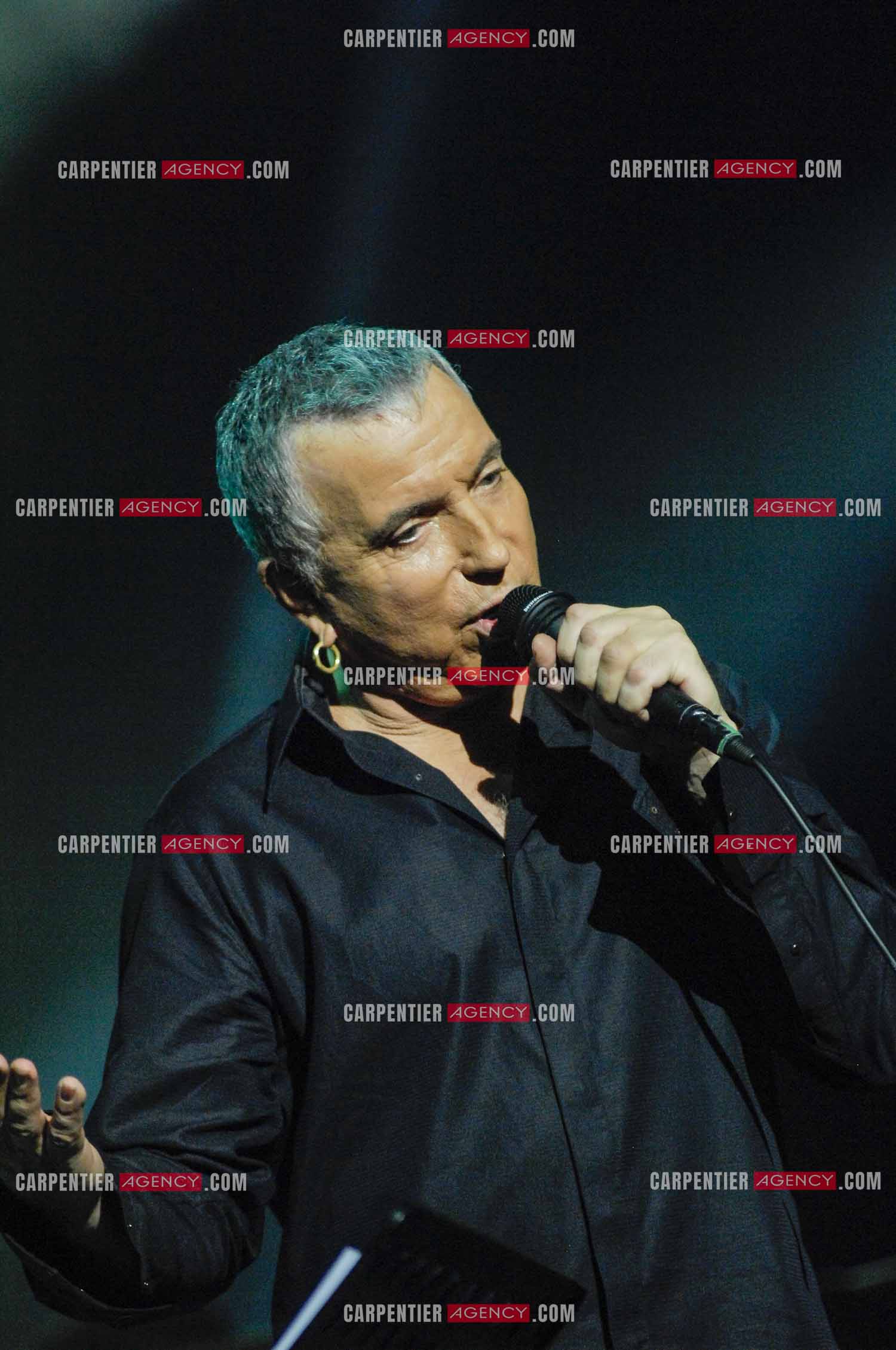 Le chanteur Bernard Lavilliers en concert au Zénith de Paris en 2008.   ( Exclusif )