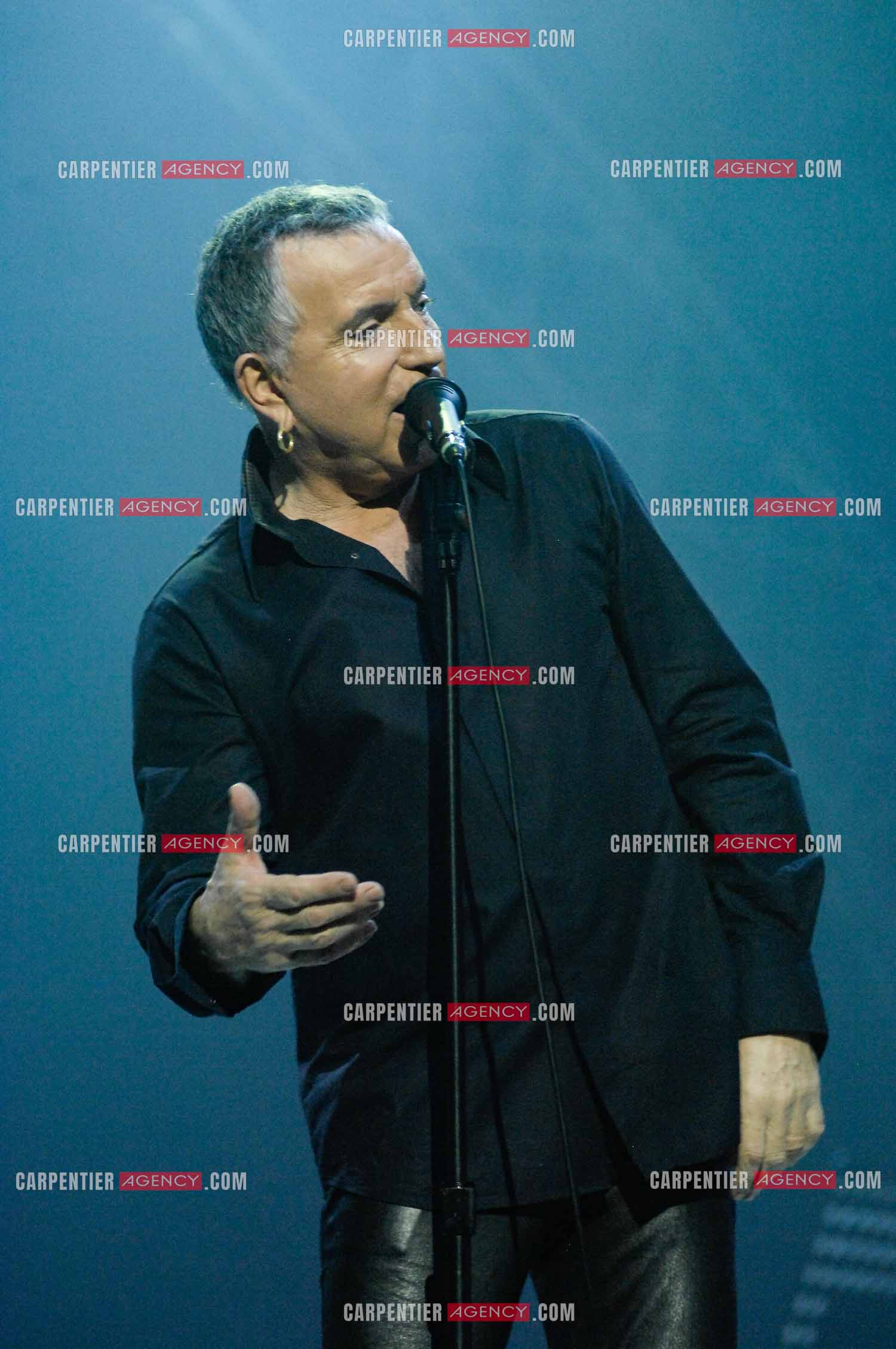 Le chanteur Bernard Lavilliers en concert au Zénith de Paris en 2008.   ( Exclusif )