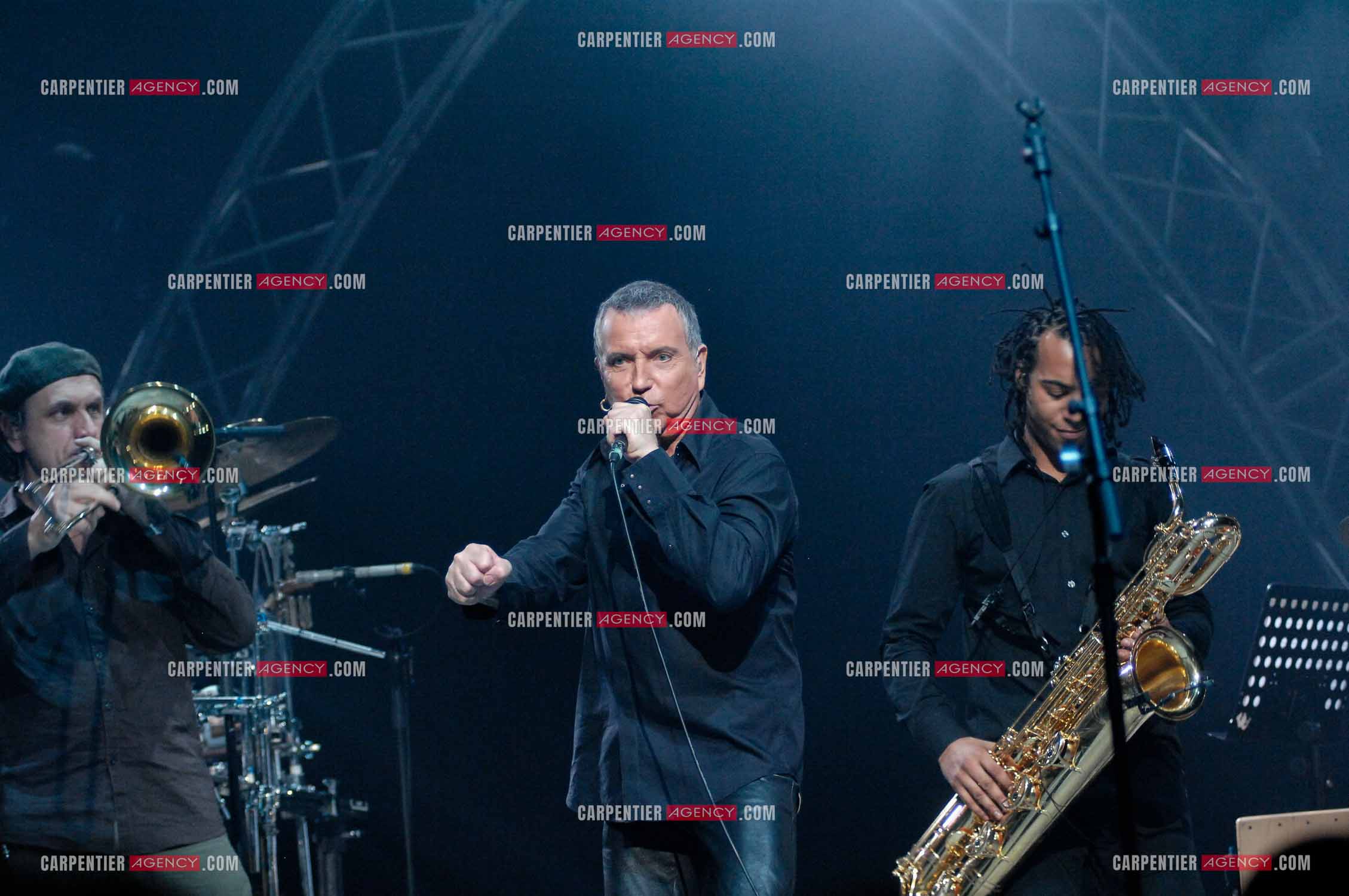 Le chanteur Bernard Lavilliers en concert au Zénith de Paris en 2008.   ( Exclusif )
