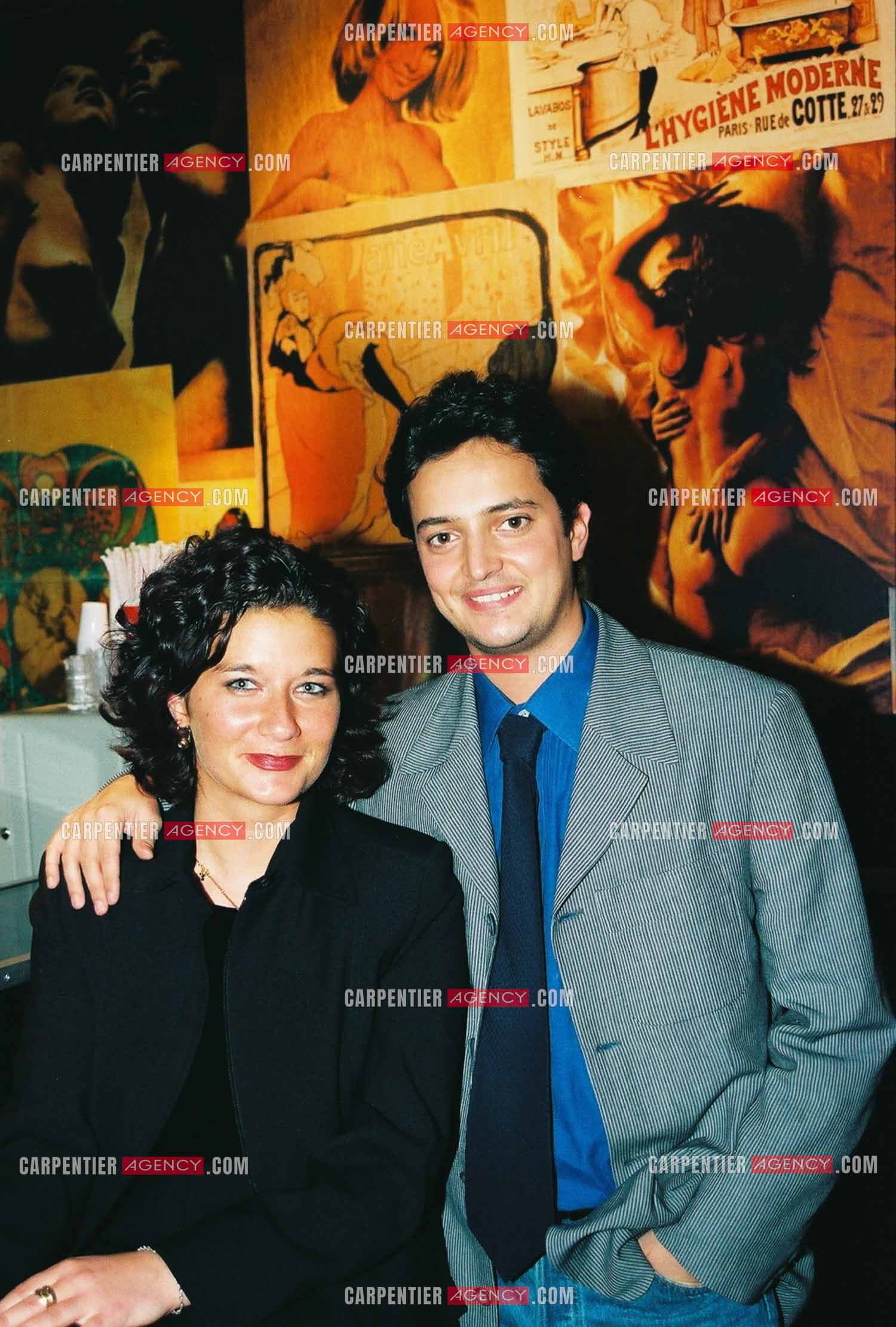 Le chanteur Frédéric François à l'Olympia du 06 au 22 mars 1998. Vincent le fis de Frédéric François avec sa compagne.  ( Exclusif )