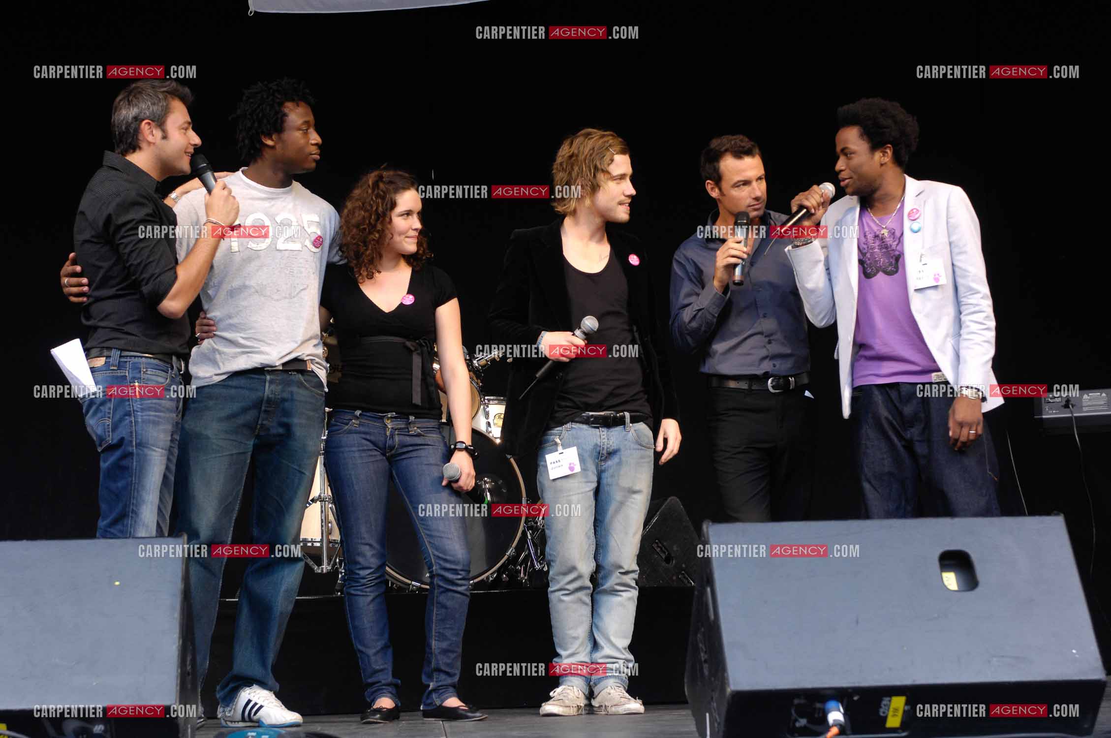 Concert privé pour le soutient du don d'organes et de la greffe dans l'enceinte de l'hôpital Neker à Paris " NECK'AIR DE MUSIQUE “ animé par Jérome Anthony et Nicolas Deuil.  Le gagnant de la Nouvelle Star 2007 Julien Doré, Tigane Drammeh, Gaëtane Abrial et Alex Fondja sur scène. ( Exclusif )