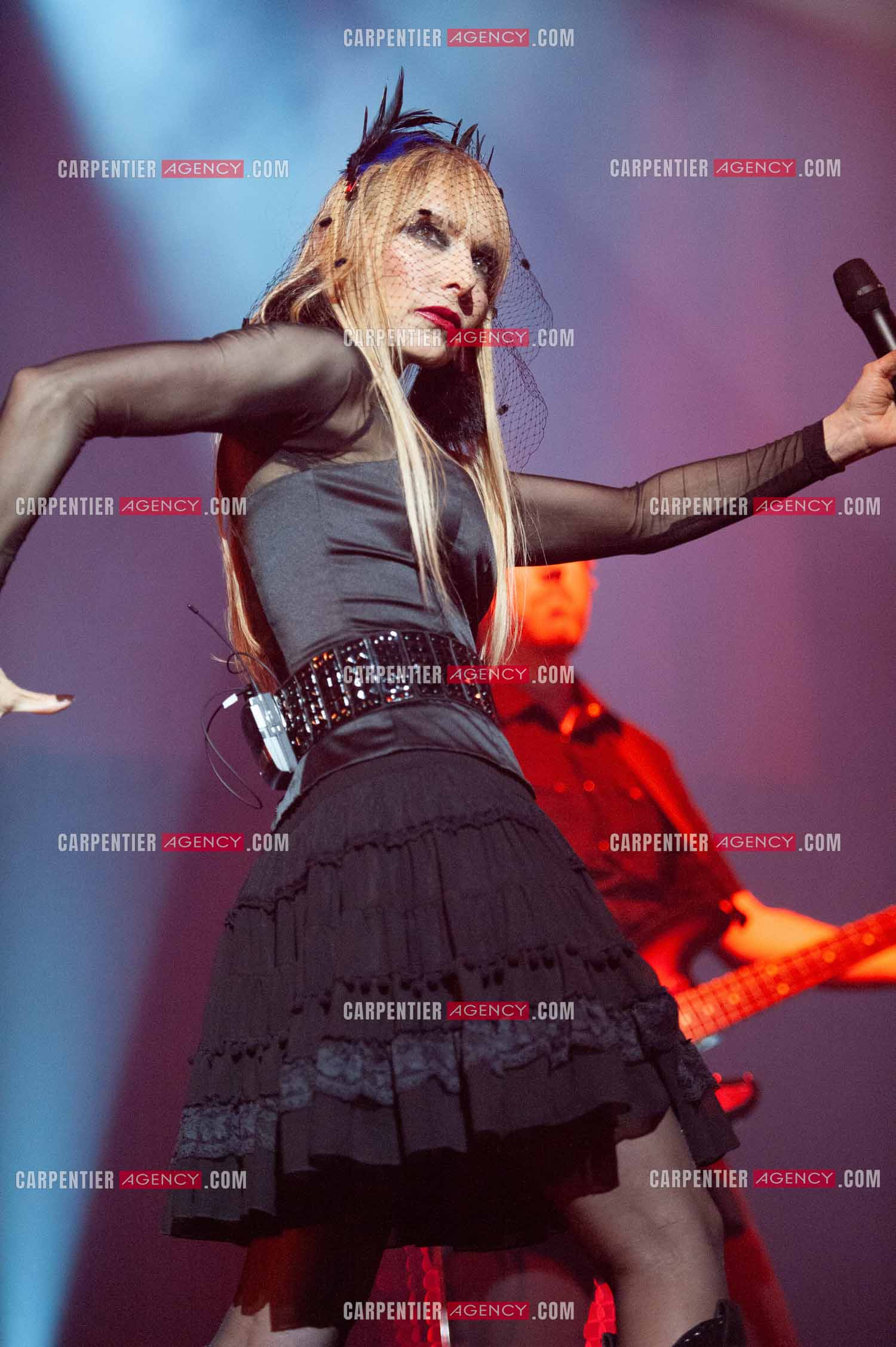La chanteuse Jeanne Mas connue pour ses tubes “ Toute Première Fois et “ En Rouge et Noir “ dans la tournée RFM LOVE 80 au Zénith de Paris en 2010.        ( Exclusif )