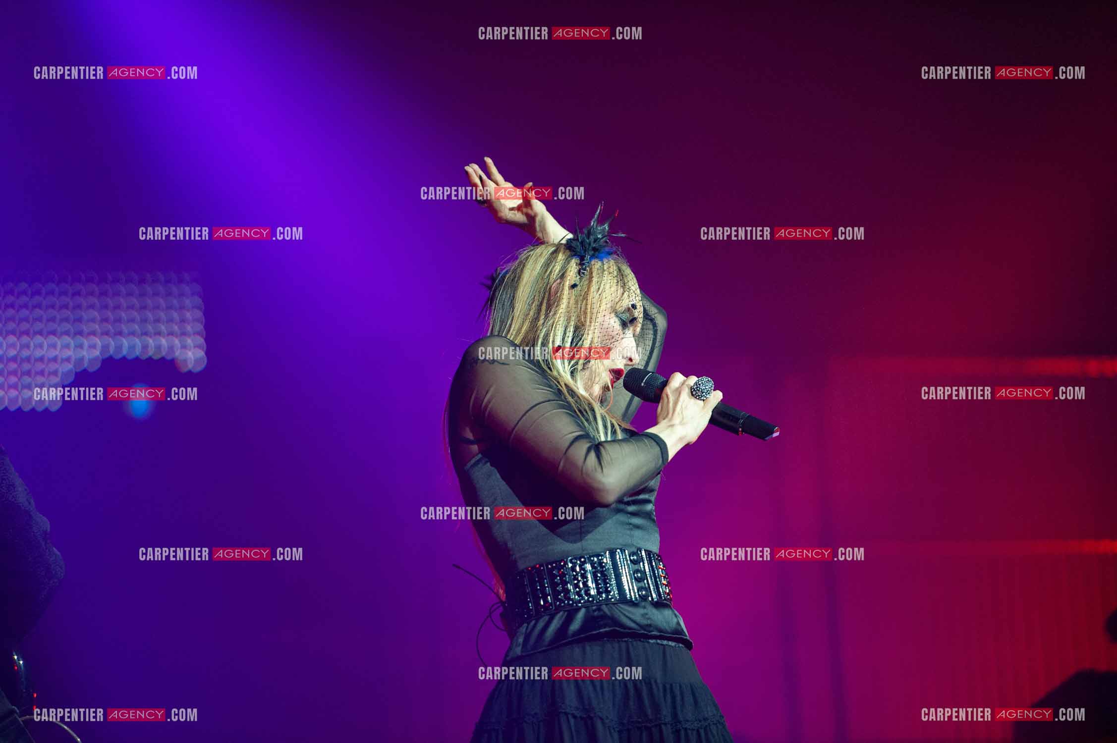La chanteuse Jeanne Mas connue pour ses tubes “ Toute Première Fois et “ En Rouge et Noir “ dans la tournée RFM LOVE 80 au Zénith de Paris en 2010.        ( Exclusif )