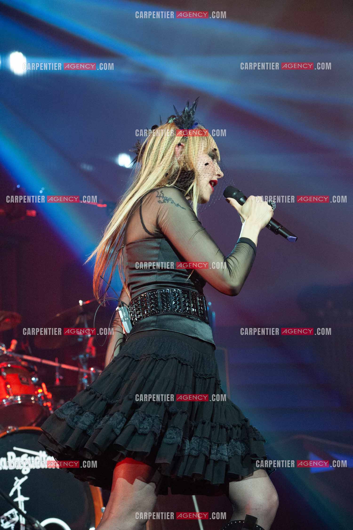 La chanteuse Jeanne Mas connue pour ses tubes “ Toute Première Fois et “ En Rouge et Noir “ dans la tournée RFM LOVE 80 au Zénith de Paris en 2010.        ( Exclusif )