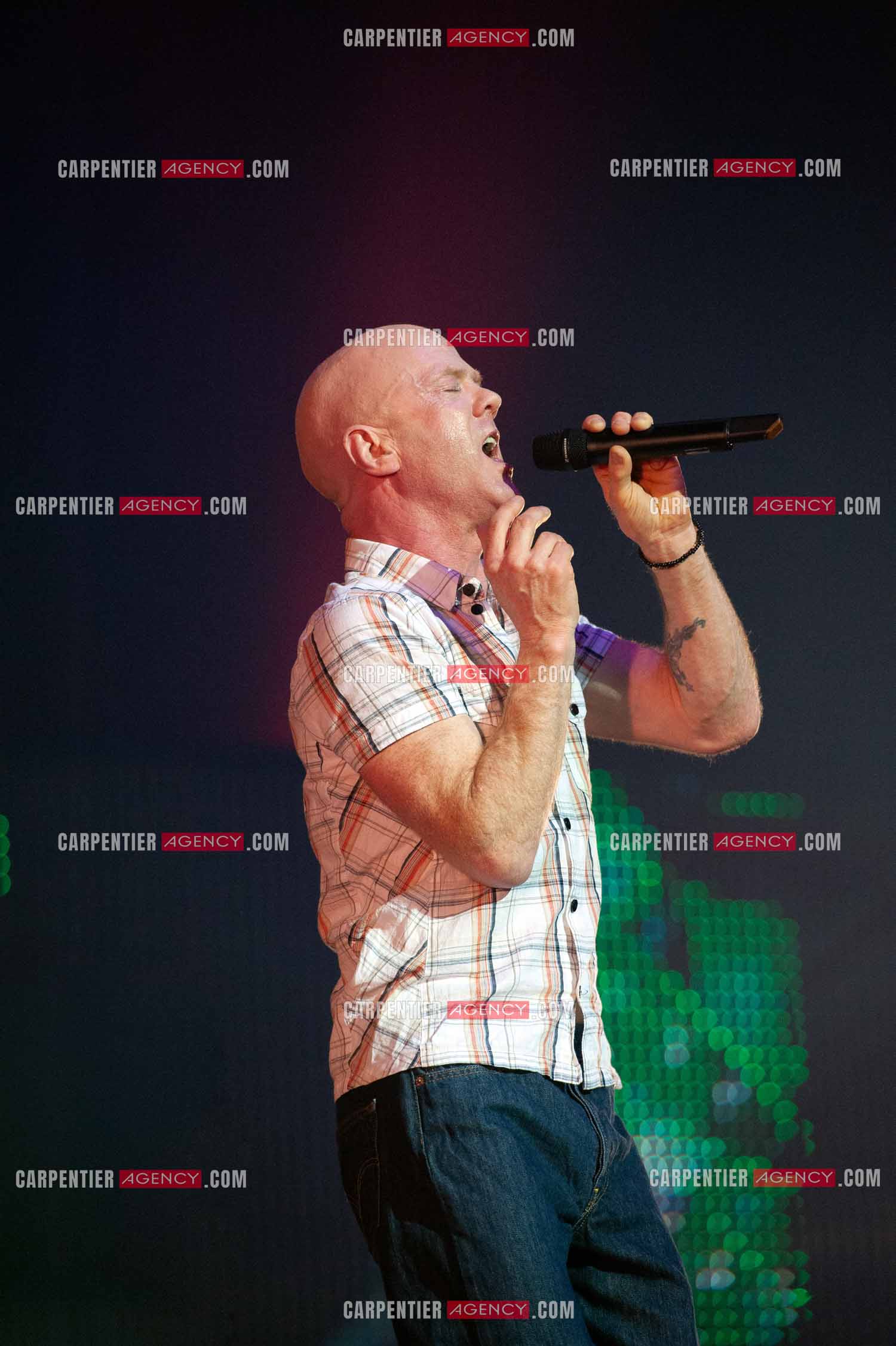 Le chanteur écossais Jimmy Somerville connu pour son tube “ Smalltown Boy “ dans la tournée RFM LOVE 80 au Zénith de Paris en 2010.      ( Exclusif )