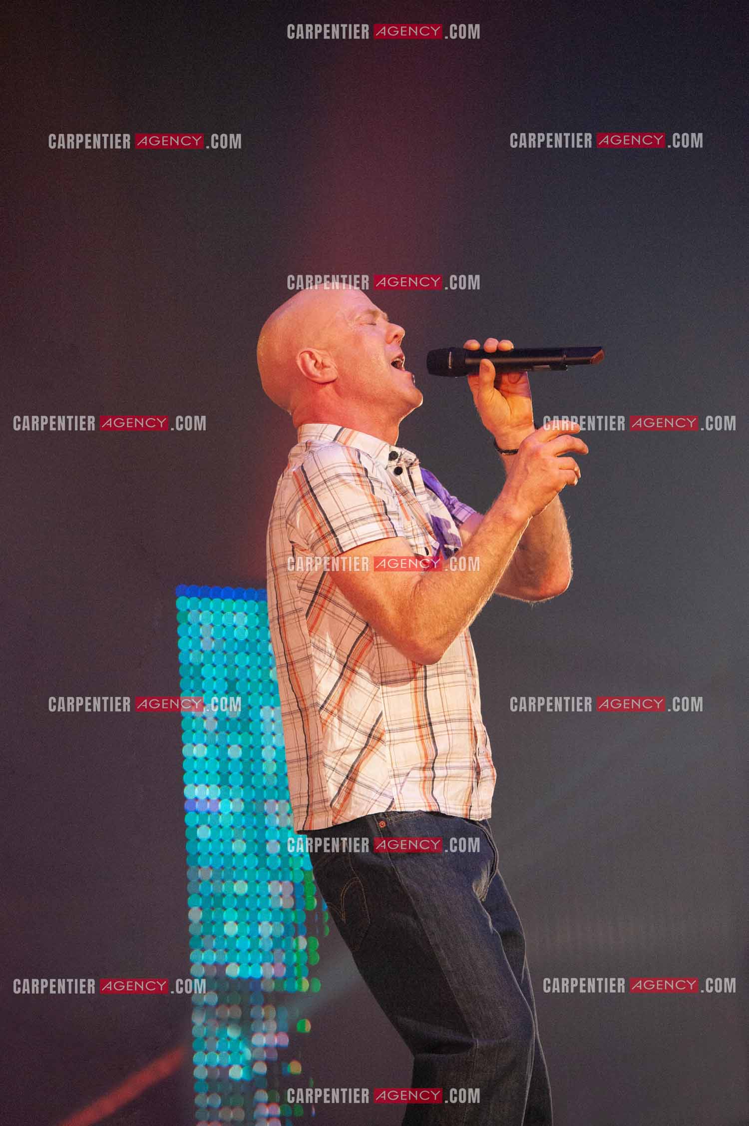 Le chanteur écossais Jimmy Somerville connu pour son tube “ Smalltown Boy “ dans la tournée RFM LOVE 80 au Zénith de Paris en 2010.      ( Exclusif )