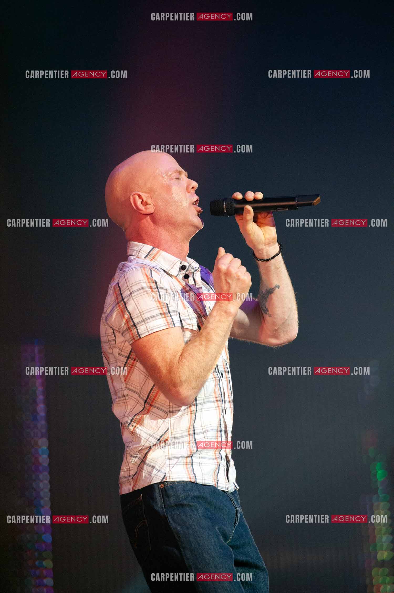 Le chanteur écossais Jimmy Somerville connu pour son tube “ Smalltown Boy “ dans la tournée RFM LOVE 80 au Zénith de Paris en 2010.      ( Exclusif )