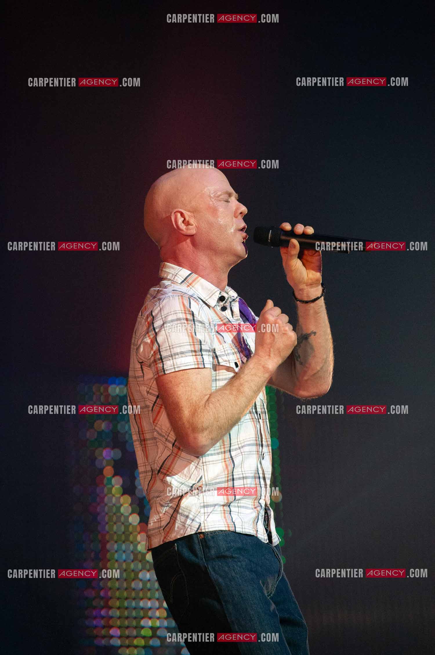 Le chanteur écossais Jimmy Somerville connu pour son tube “ Smalltown Boy “ dans la tournée RFM LOVE 80 au Zénith de Paris en 2010.      ( Exclusif )