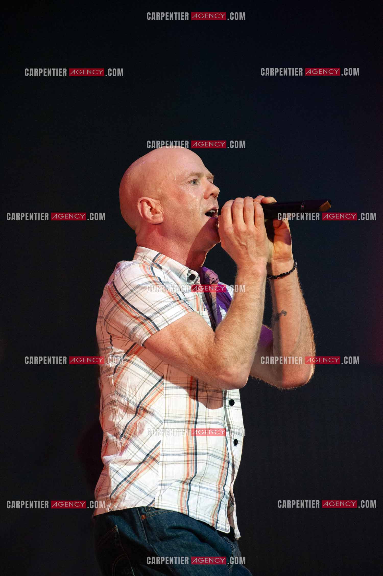 Le chanteur écossais Jimmy Somerville connu pour son tube “ Smalltown Boy “ dans la tournée RFM LOVE 80 au Zénith de Paris en 2010.      ( Exclusif )