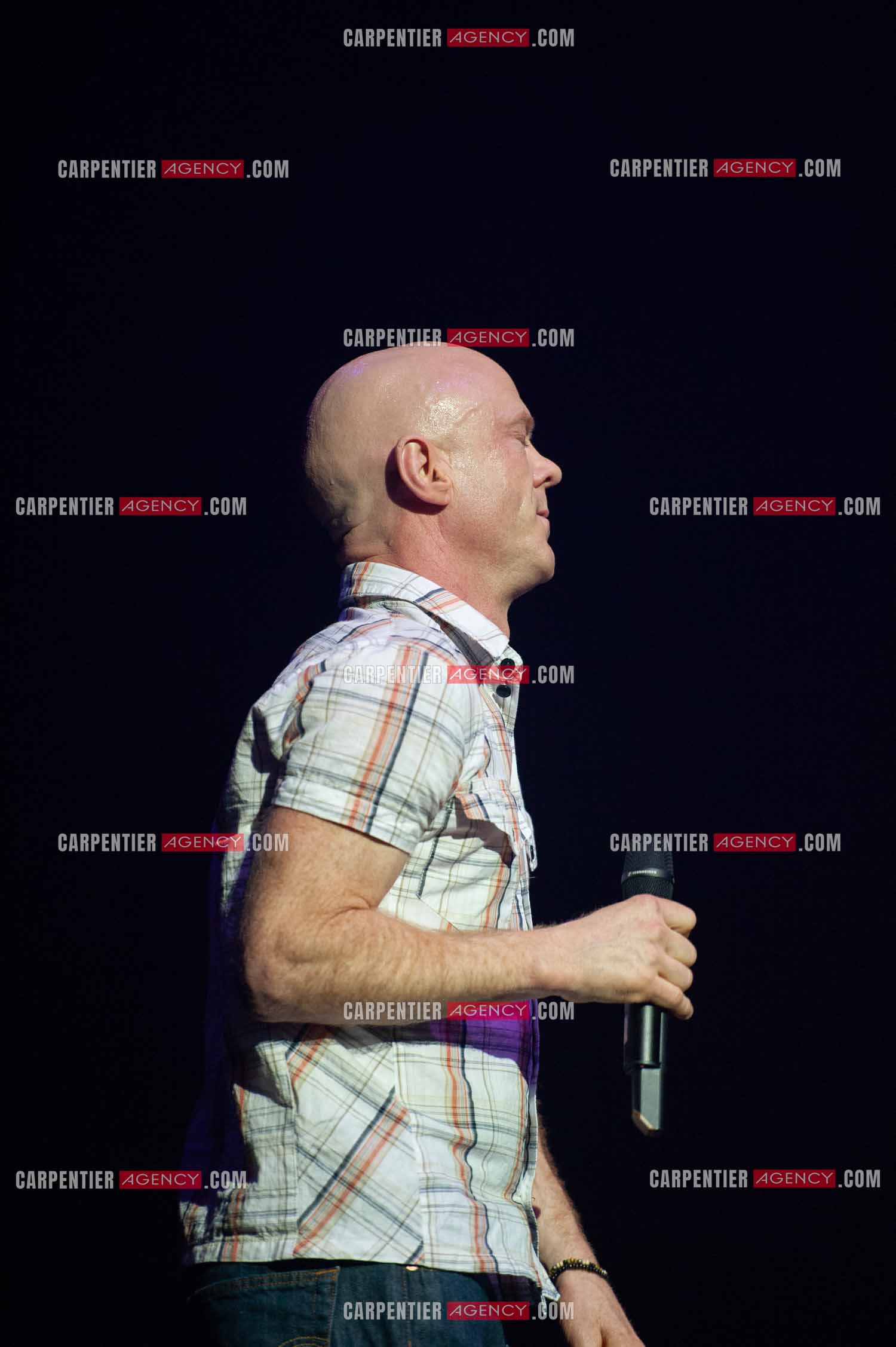 Le chanteur écossais Jimmy Somerville connu pour son tube “ Smalltown Boy “ dans la tournée RFM LOVE 80 au Zénith de Paris en 2010.      ( Exclusif )