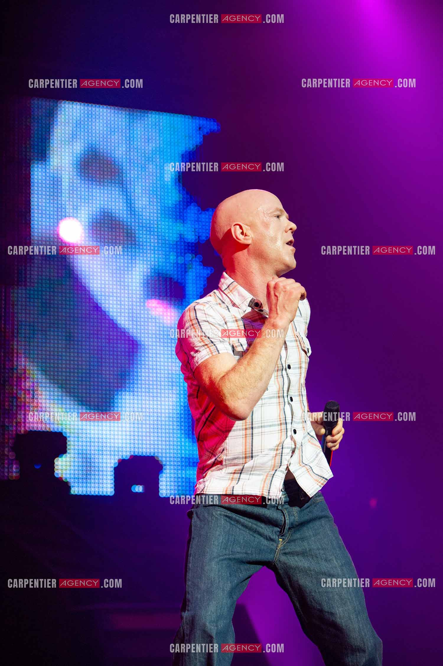 Le chanteur écossais Jimmy Somerville connu pour son tube “ Smalltown Boy “ dans la tournée RFM LOVE 80 au Zénith de Paris en 2010.      ( Exclusif )
