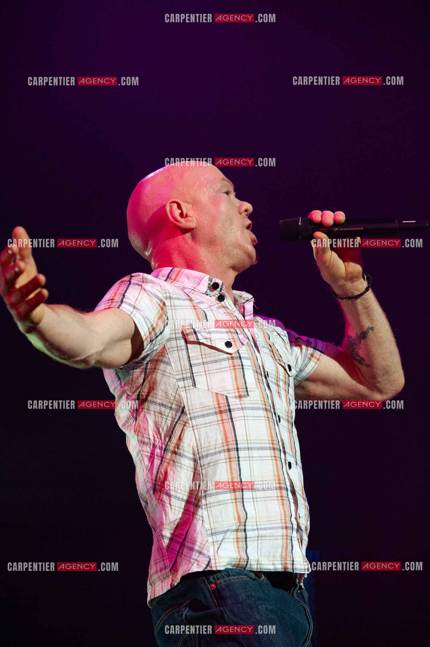 Le chanteur écossais Jimmy Somerville connu pour son tube “ Smalltown Boy “ dans la tournée RFM LOVE 80 au Zénith de Paris en 2010.      ( Exclusif )