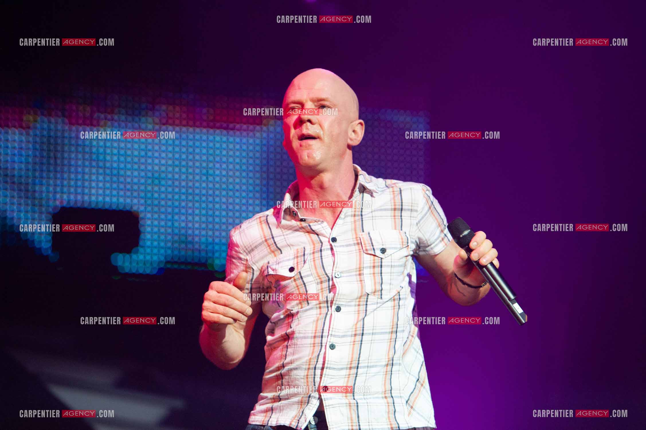 Le chanteur écossais Jimmy Somerville connu pour son tube “ Smalltown Boy “ dans la tournée RFM LOVE 80 au Zénith de Paris en 2010.      ( Exclusif )