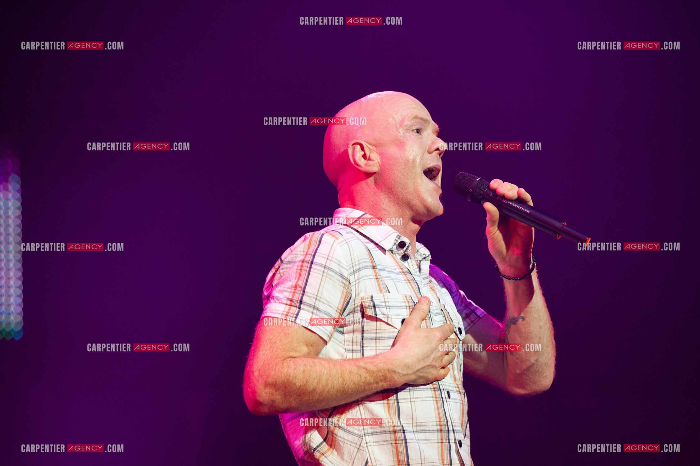 Le chanteur écossais Jimmy Somerville connu pour son tube “ Smalltown Boy “ dans la tournée RFM LOVE 80 au Zénith de Paris en 2010.      ( Exclusif )