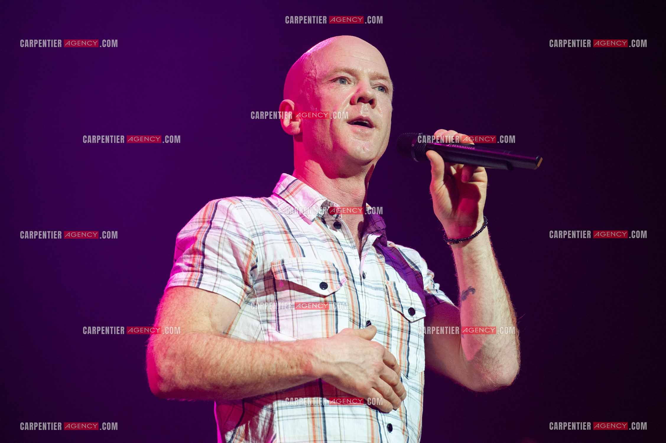 Le chanteur écossais Jimmy Somerville connu pour son tube “ Smalltown Boy “ dans la tournée RFM LOVE 80 au Zénith de Paris en 2010.      ( Exclusif )