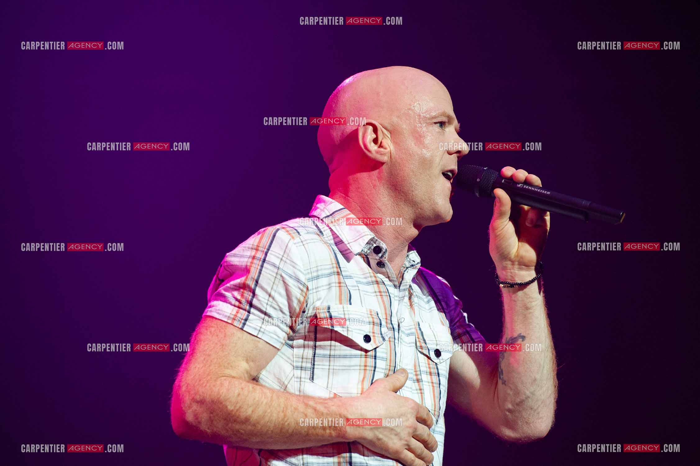 Le chanteur écossais Jimmy Somerville connu pour son tube “ Smalltown Boy “ dans la tournée RFM LOVE 80 au Zénith de Paris en 2010.      ( Exclusif )