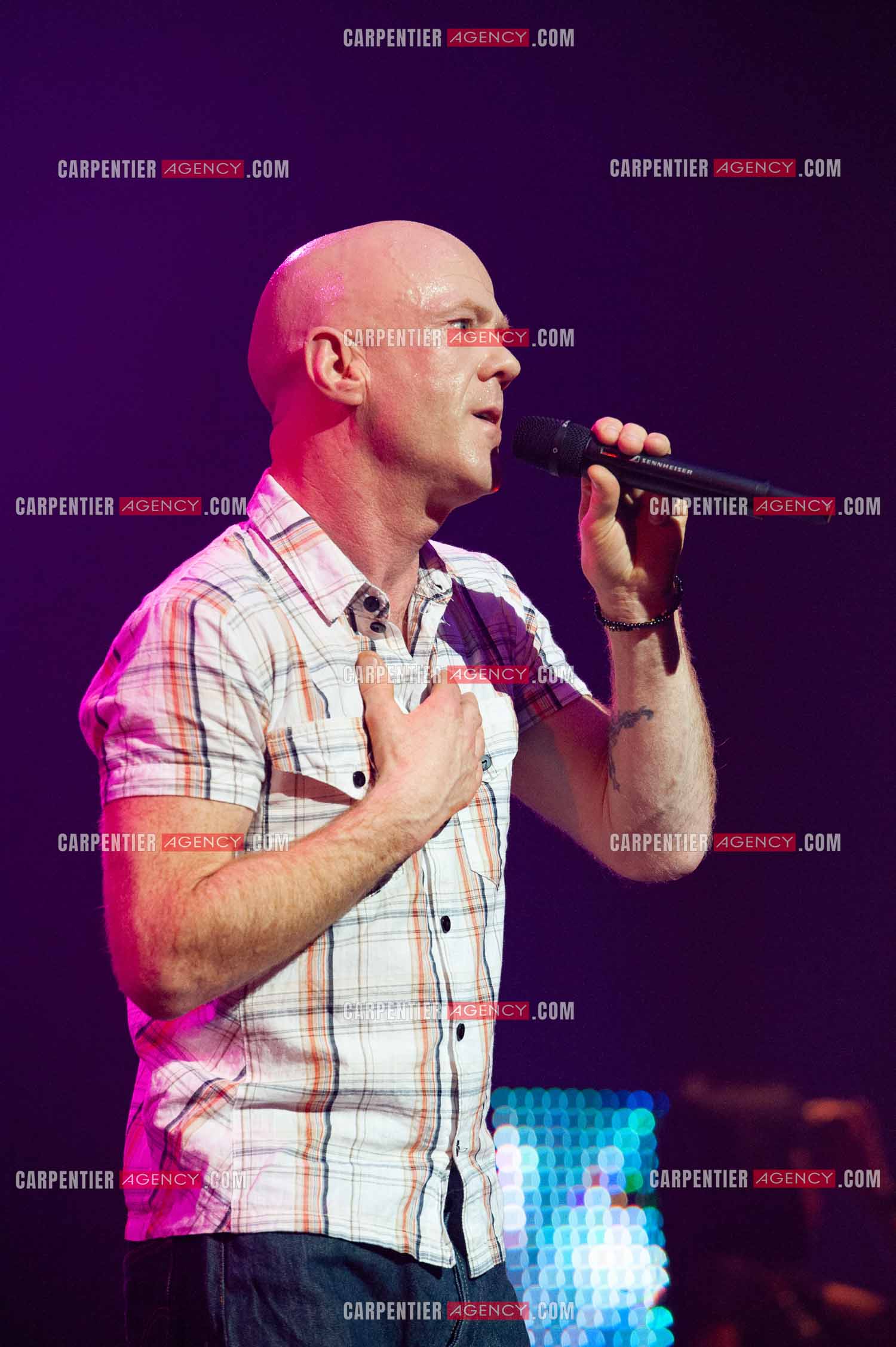 Le chanteur écossais Jimmy Somerville connu pour son tube “ Smalltown Boy “ dans la tournée RFM LOVE 80 au Zénith de Paris en 2010.      ( Exclusif )