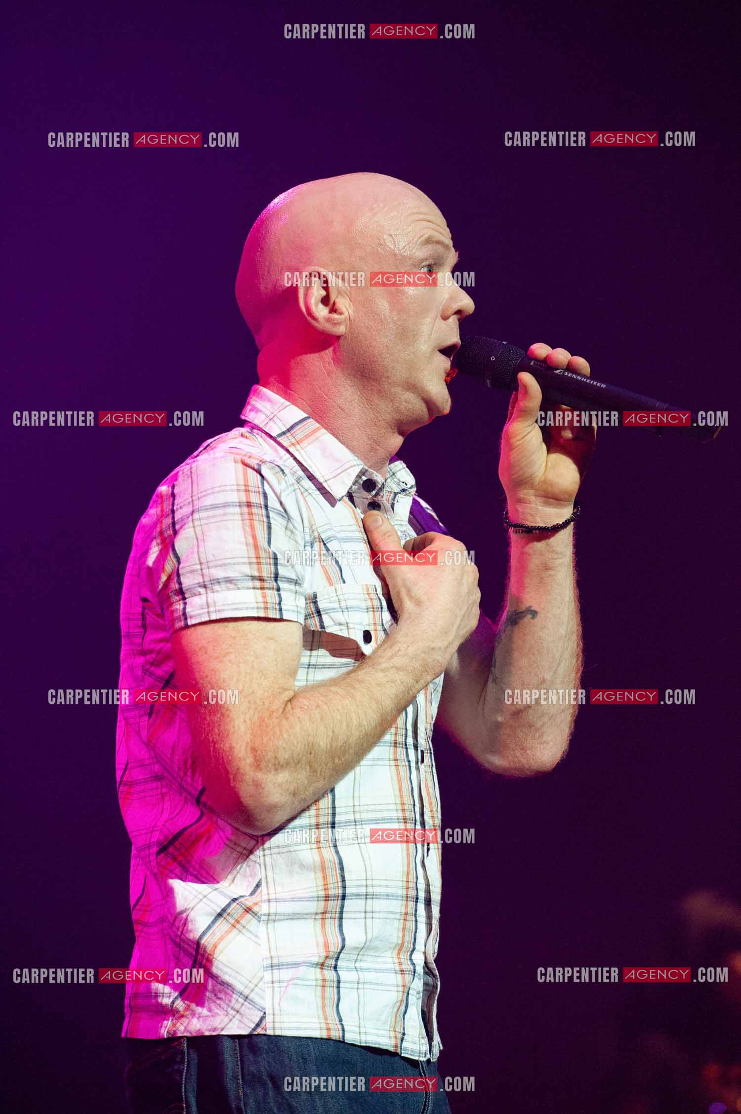 Le chanteur écossais Jimmy Somerville connu pour son tube “ Smalltown Boy “ dans la tournée RFM LOVE 80 au Zénith de Paris en 2010.      ( Exclusif )