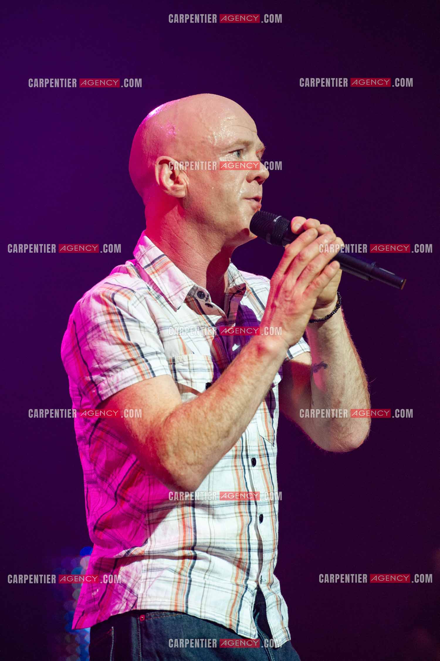 Le chanteur écossais Jimmy Somerville connu pour son tube “ Smalltown Boy “ dans la tournée RFM LOVE 80 au Zénith de Paris en 2010.      ( Exclusif )