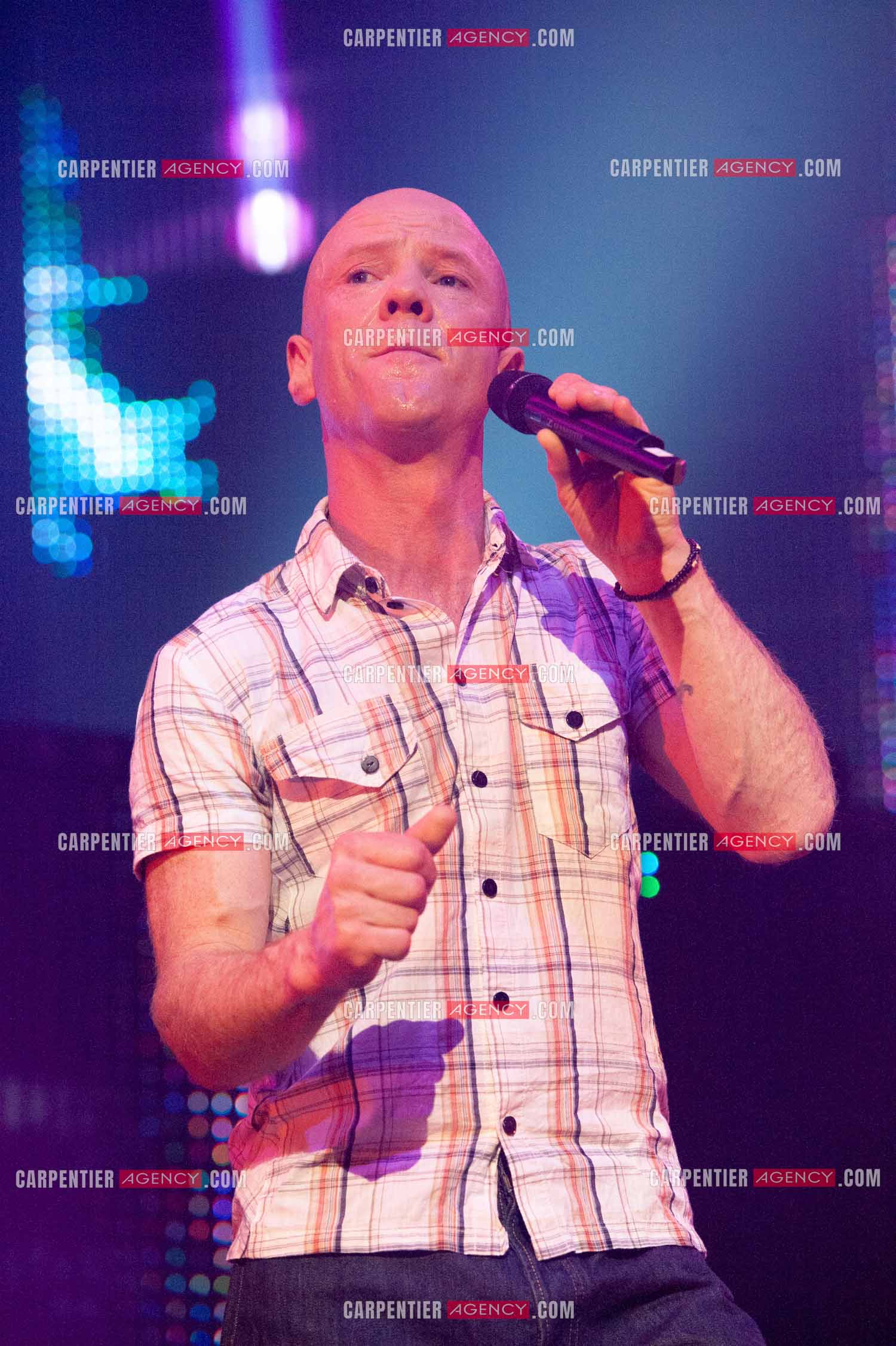 Le chanteur écossais Jimmy Somerville connu pour son tube “ Smalltown Boy “ dans la tournée RFM LOVE 80 au Zénith de Paris en 2010.      ( Exclusif )