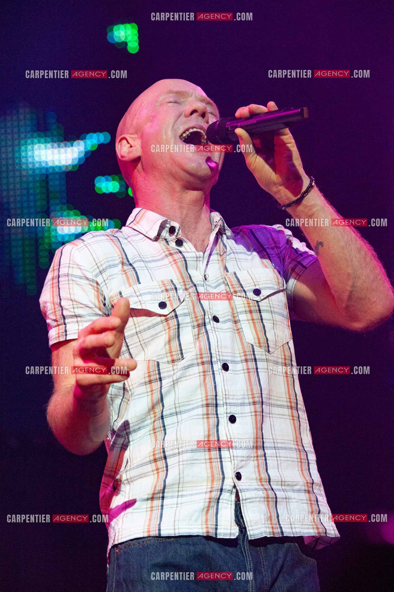 Le chanteur écossais Jimmy Somerville connu pour son tube “ Smalltown Boy “ dans la tournée RFM LOVE 80 au Zénith de Paris en 2010.      ( Exclusif )