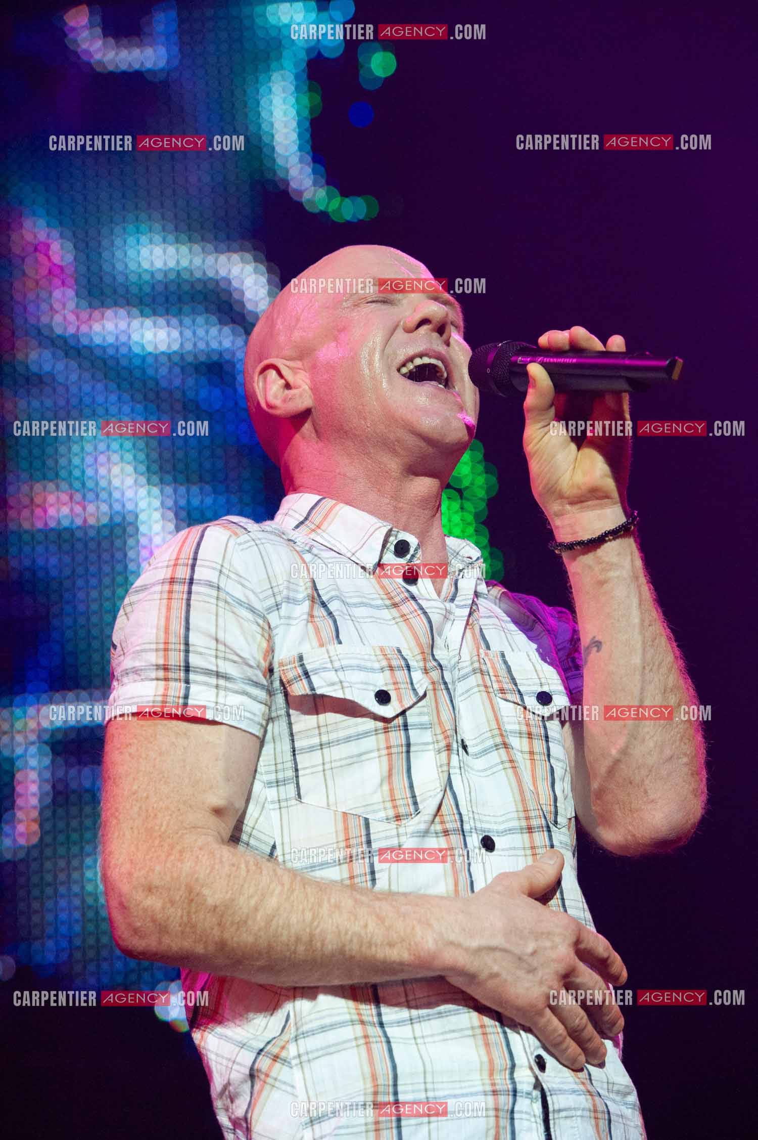 Le chanteur écossais Jimmy Somerville connu pour son tube “ Smalltown Boy “ dans la tournée RFM LOVE 80 au Zénith de Paris en 2010.      ( Exclusif )