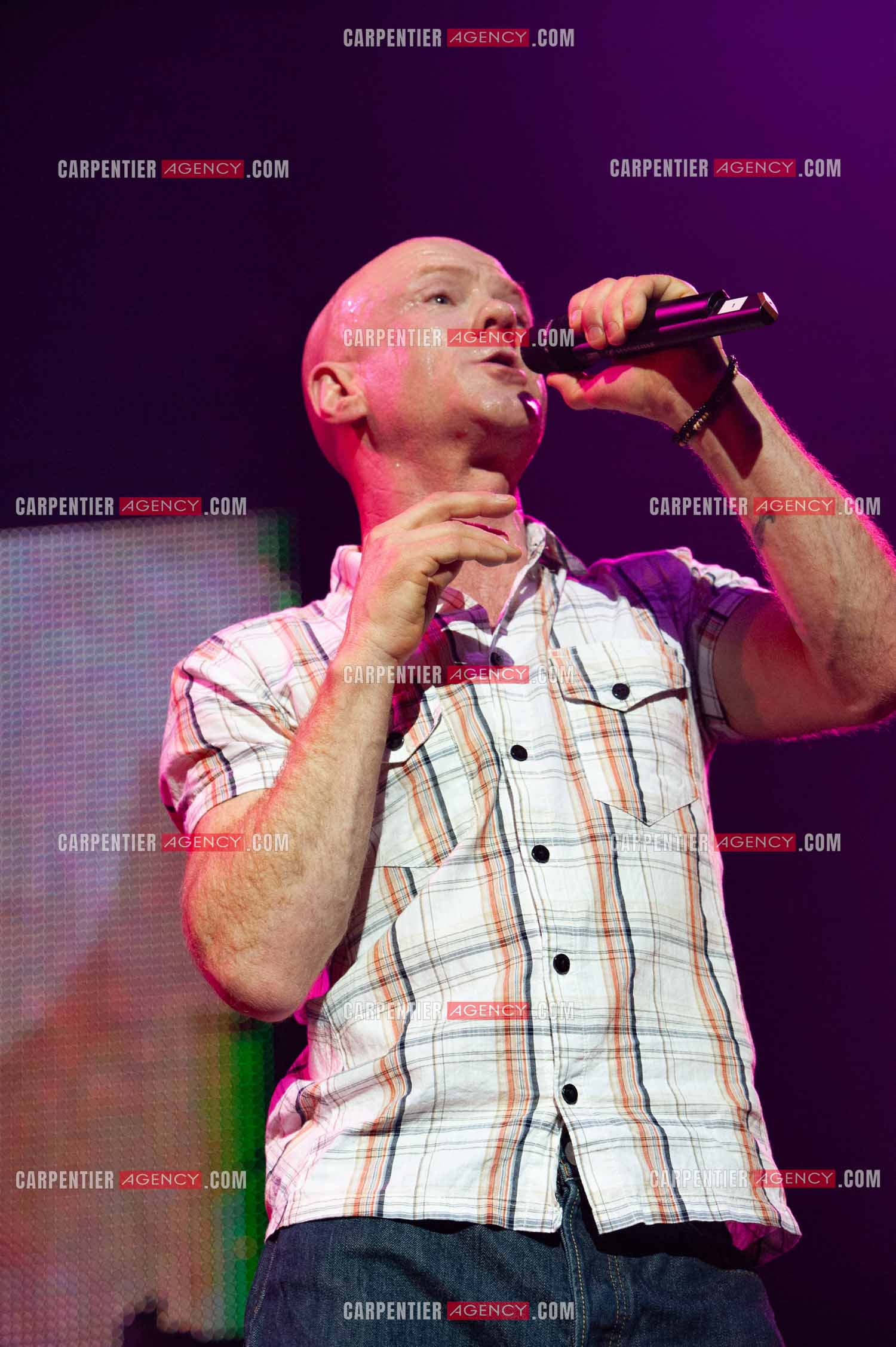 Le chanteur écossais Jimmy Somerville connu pour son tube “ Smalltown Boy “ dans la tournée RFM LOVE 80 au Zénith de Paris en 2010.      ( Exclusif )