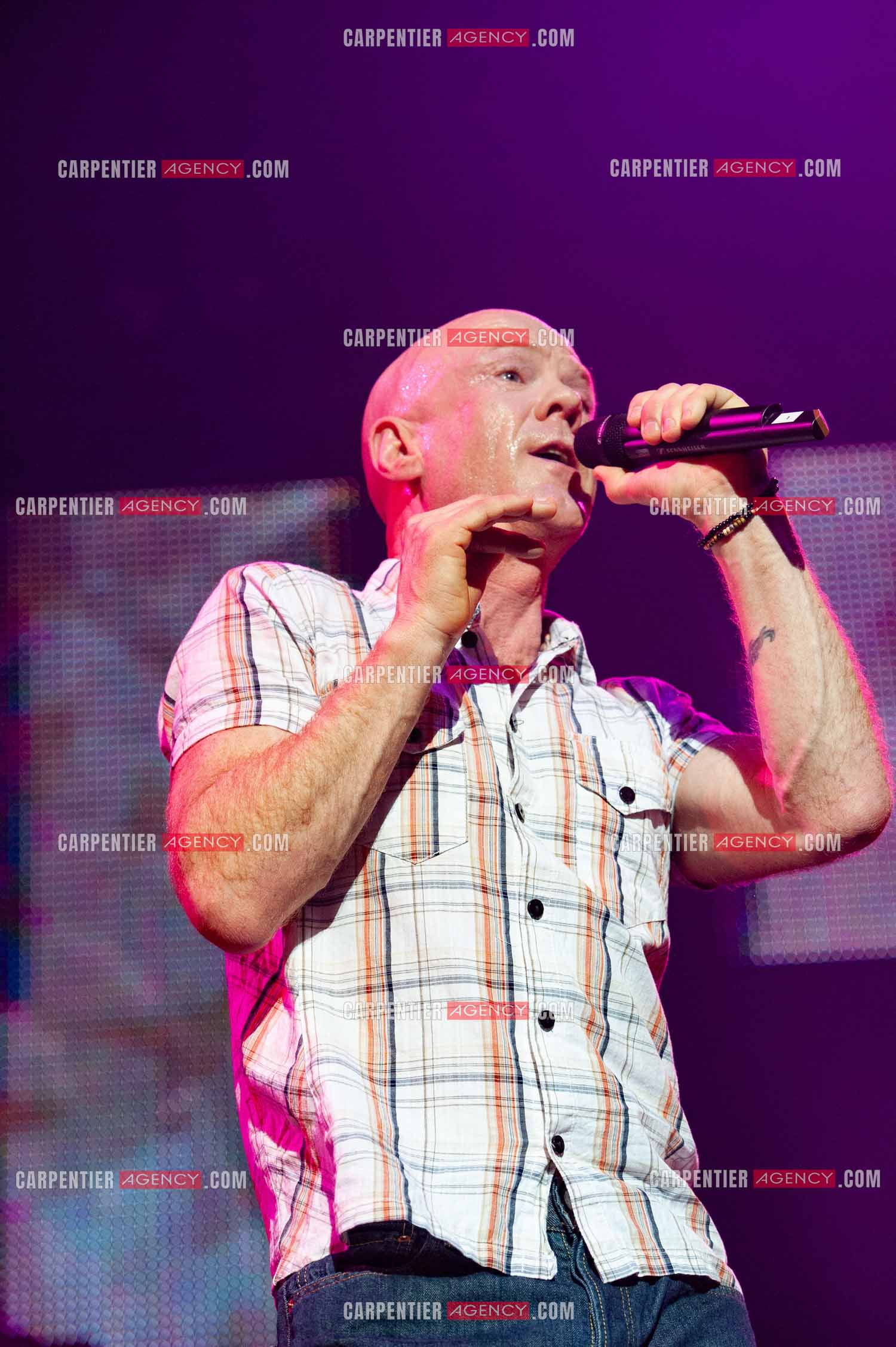 Le chanteur écossais Jimmy Somerville connu pour son tube “ Smalltown Boy “ dans la tournée RFM LOVE 80 au Zénith de Paris en 2010.      ( Exclusif )