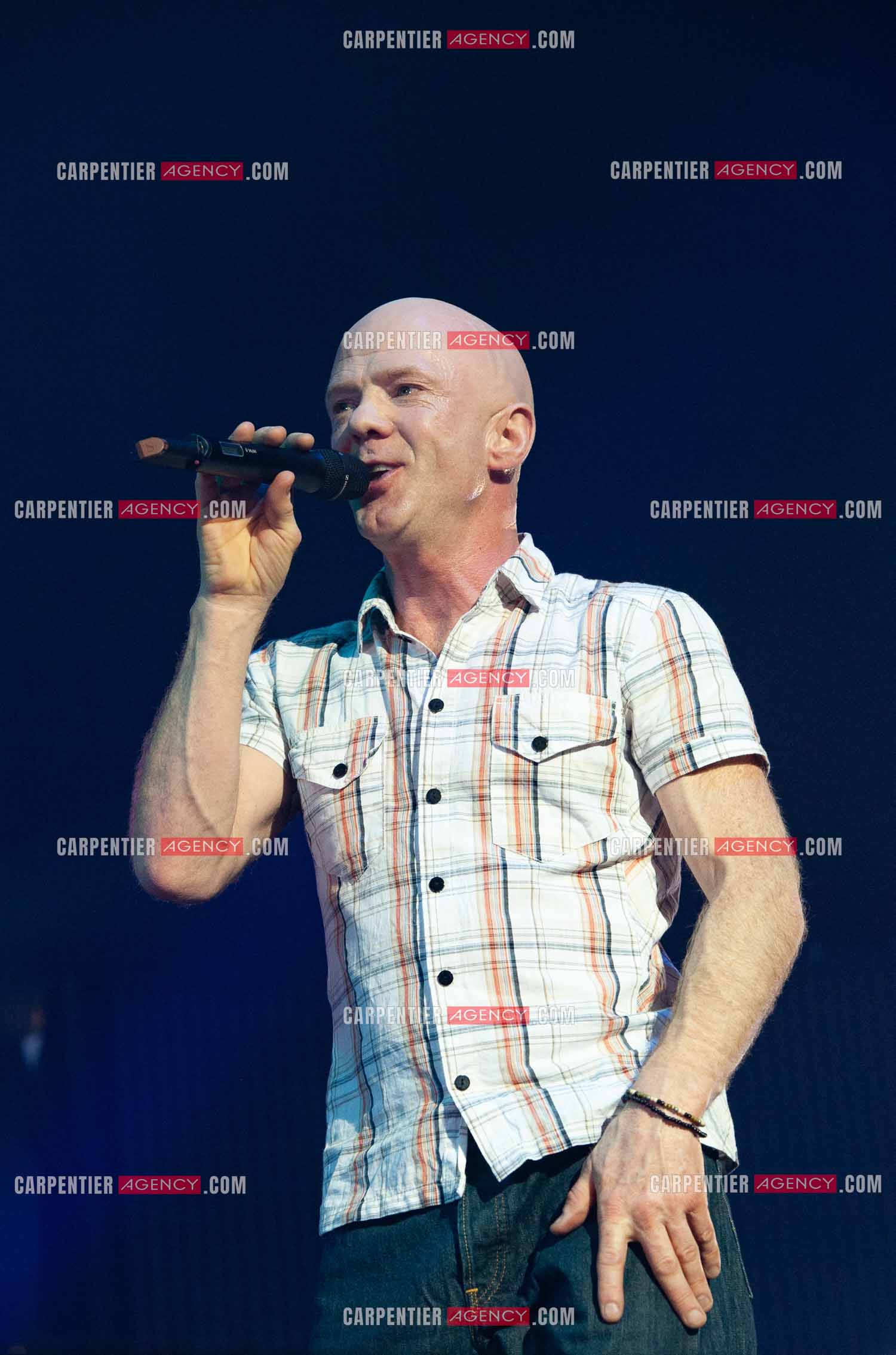 Le chanteur écossais Jimmy Somerville connu pour son tube “ Smalltown Boy “ dans la tournée RFM LOVE 80 au Zénith de Paris en 2010.      ( Exclusif )