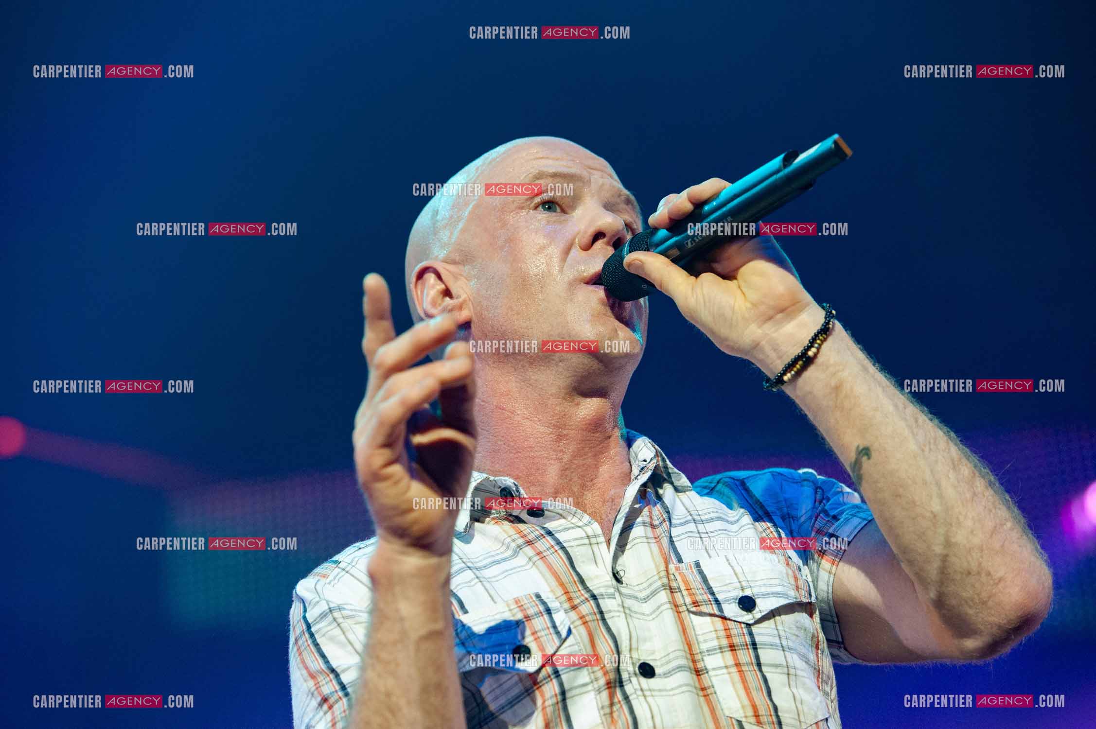 Le chanteur écossais Jimmy Somerville connu pour son tube “ Smalltown Boy “ dans la tournée RFM LOVE 80 au Zénith de Paris en 2010.      ( Exclusif )