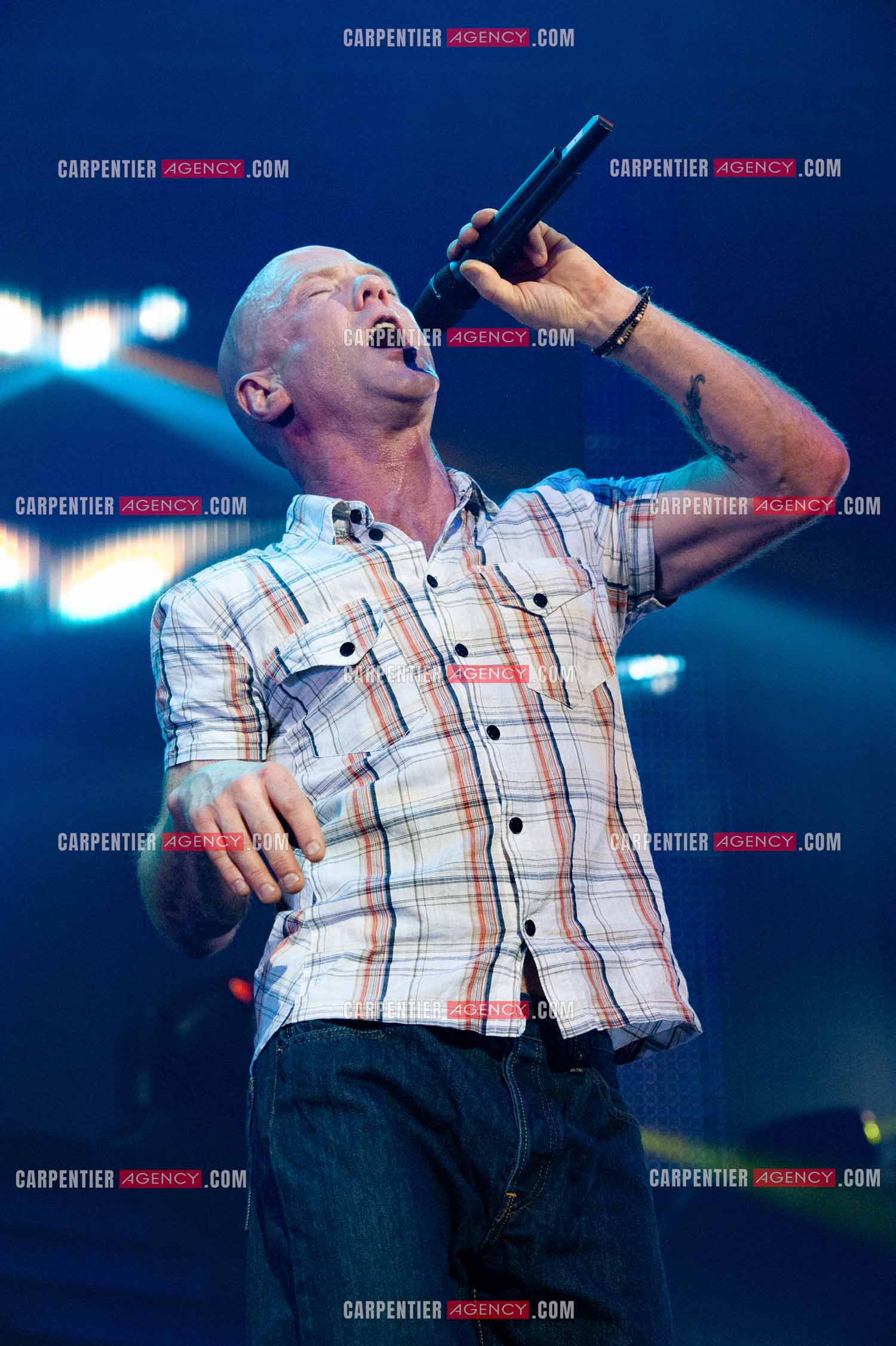 Le chanteur écossais Jimmy Somerville connu pour son tube “ Smalltown Boy “ dans la tournée RFM LOVE 80 au Zénith de Paris en 2010.      ( Exclusif )