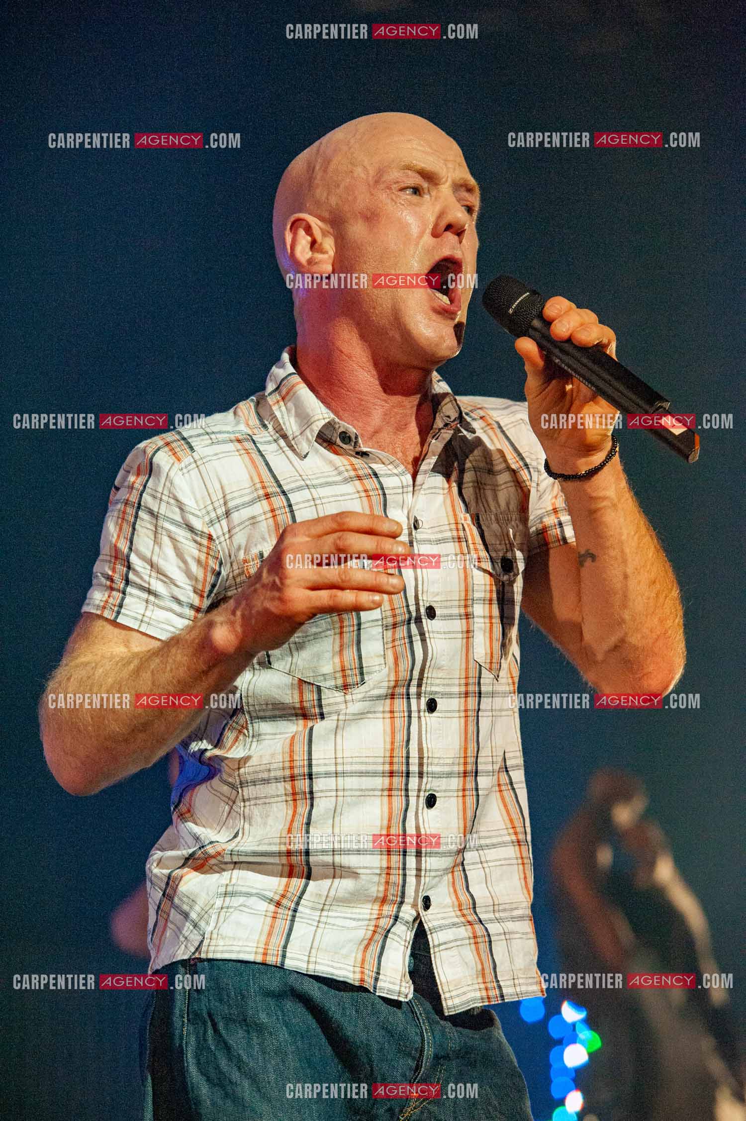 Le chanteur écossais Jimmy Somerville connu pour son tube “ Smalltown Boy “ dans la tournée RFM LOVE 80 au Zénith de Paris en 2010.      ( Exclusif )