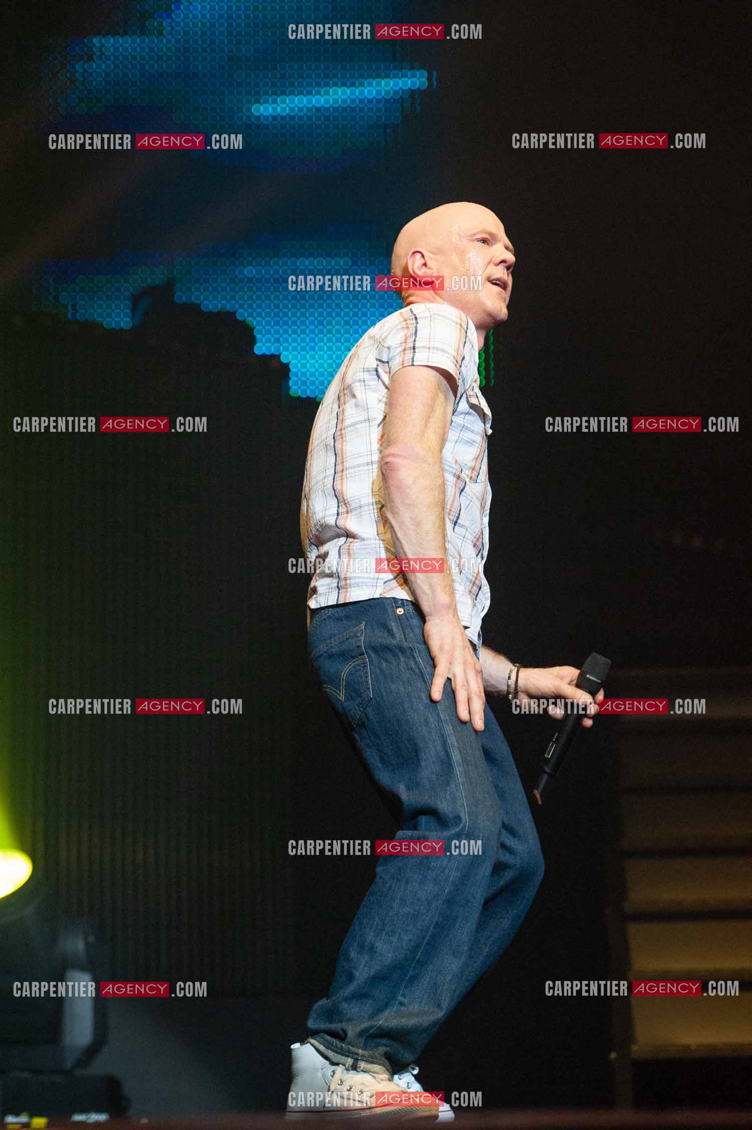 Le chanteur écossais Jimmy Somerville connu pour son tube “ Smalltown Boy “ dans la tournée RFM LOVE 80 au Zénith de Paris en 2010.      ( Exclusif )