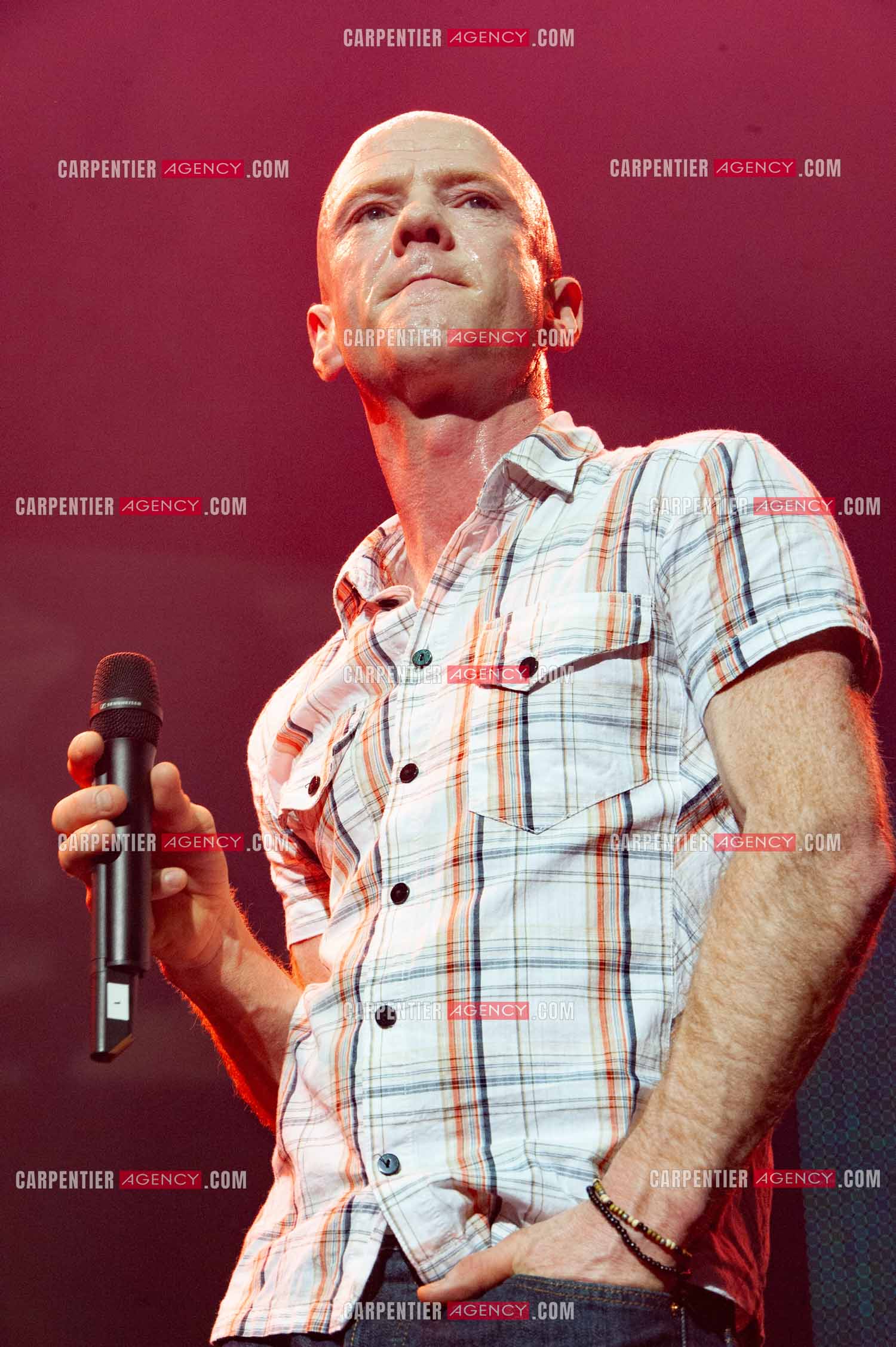 Le chanteur écossais Jimmy Somerville connu pour son tube “ Smalltown Boy “ dans la tournée RFM LOVE 80 au Zénith de Paris en 2010.      ( Exclusif )