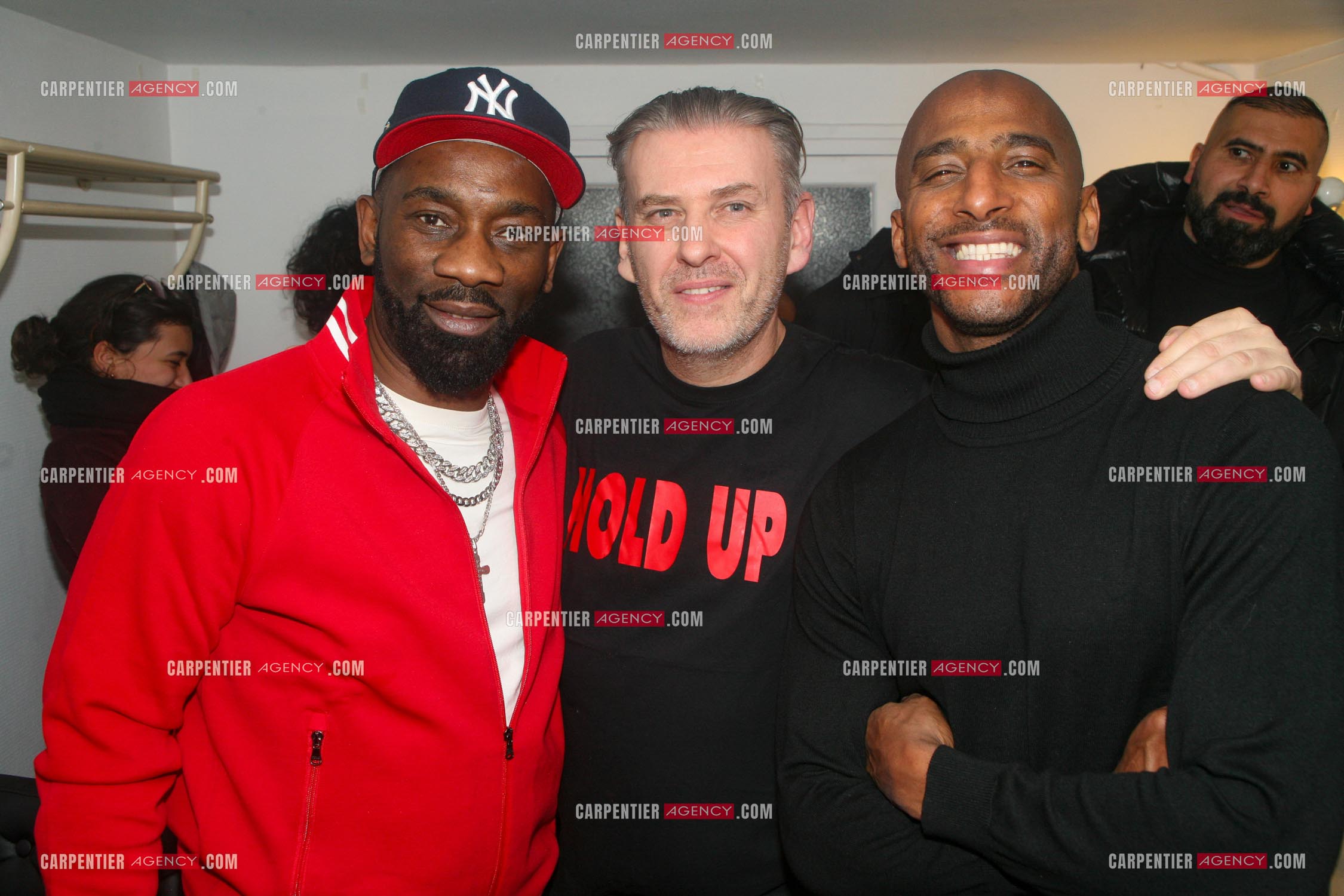 Première de la comédie musicale “ HOLD UP “ inspirée de la vie de David Desclos au Théâtre du Gymnase Marie Bell à Paris le 19 janvier 2024. Dans les loges, le rappeur Passi, David Desclos et Stomy Bugsy.   ( Exclusif )