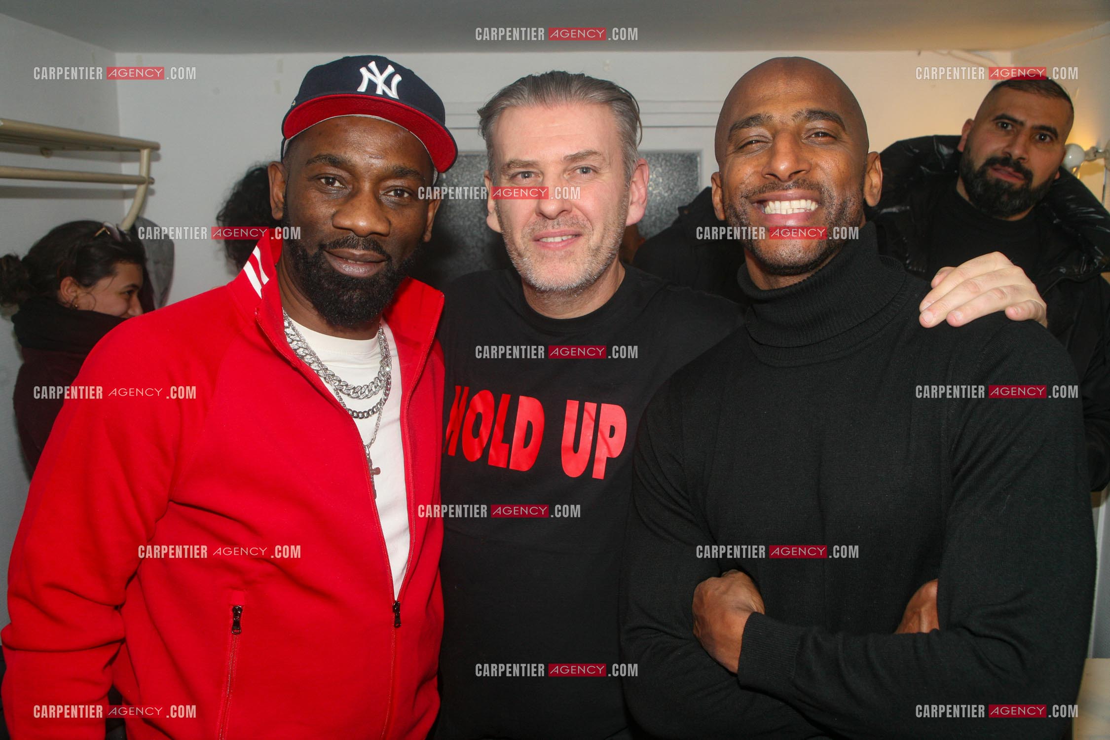 Première de la comédie musicale “ HOLD UP “ inspirée de la vie de David Desclos au Théâtre du Gymnase Marie Bell à Paris le 19 janvier 2024. Dans les loges, le rappeur Passi, David Desclos et Stomy Bugsy.   ( Exclusif )