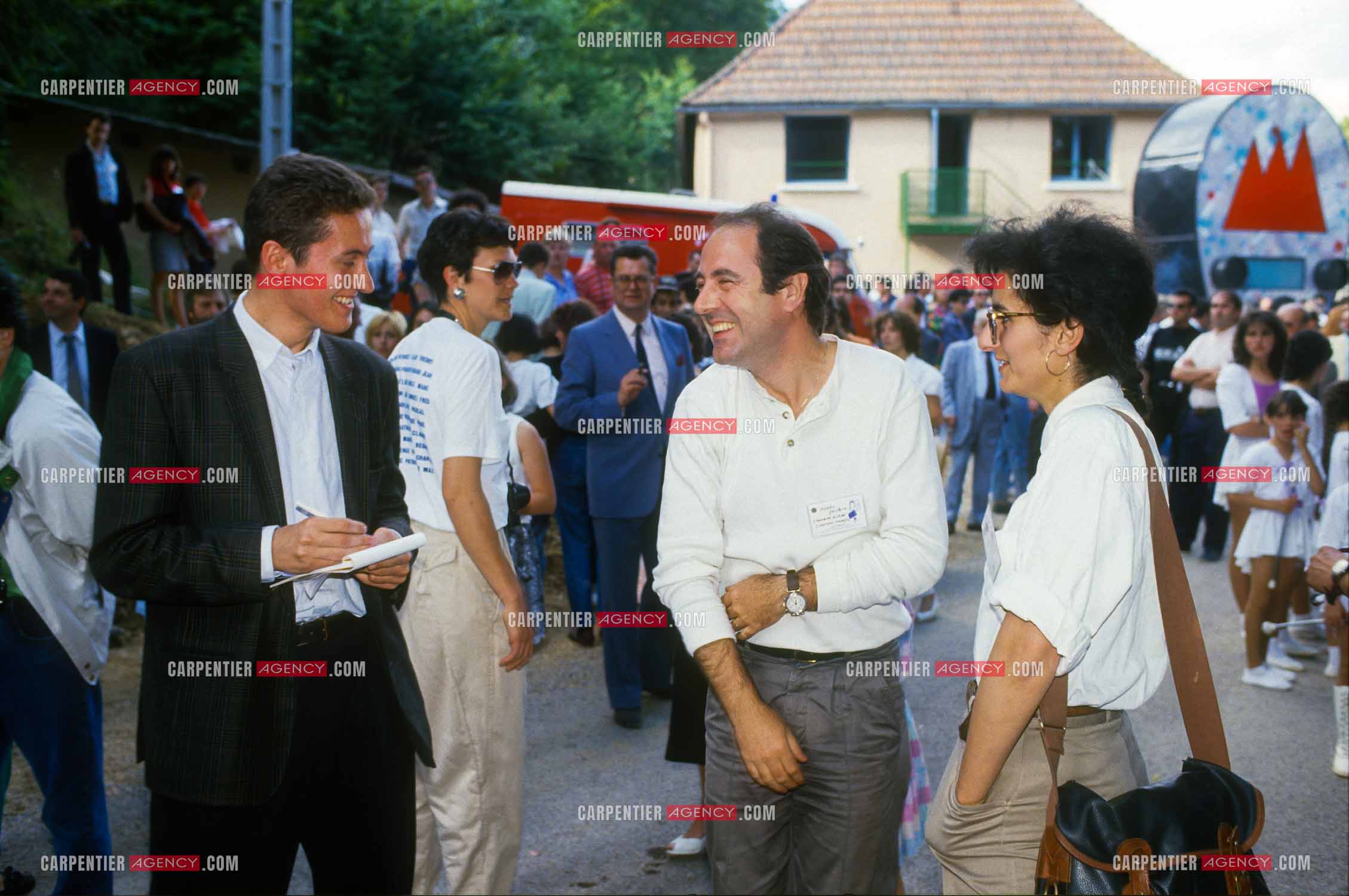 Jean-Luc Lahaye et sa femme Aurélie inaugurent un nouveau centre pour que les jeunes défavorisés “ Cent Familles “ puissent venir en colonie de vacances à la Coquille en Dordogne dans l'ancien monastère bouddhiste zen Kanshôji. Le chanteur Michel Delpech présent pour cette inauguration.      ( Exclusif )