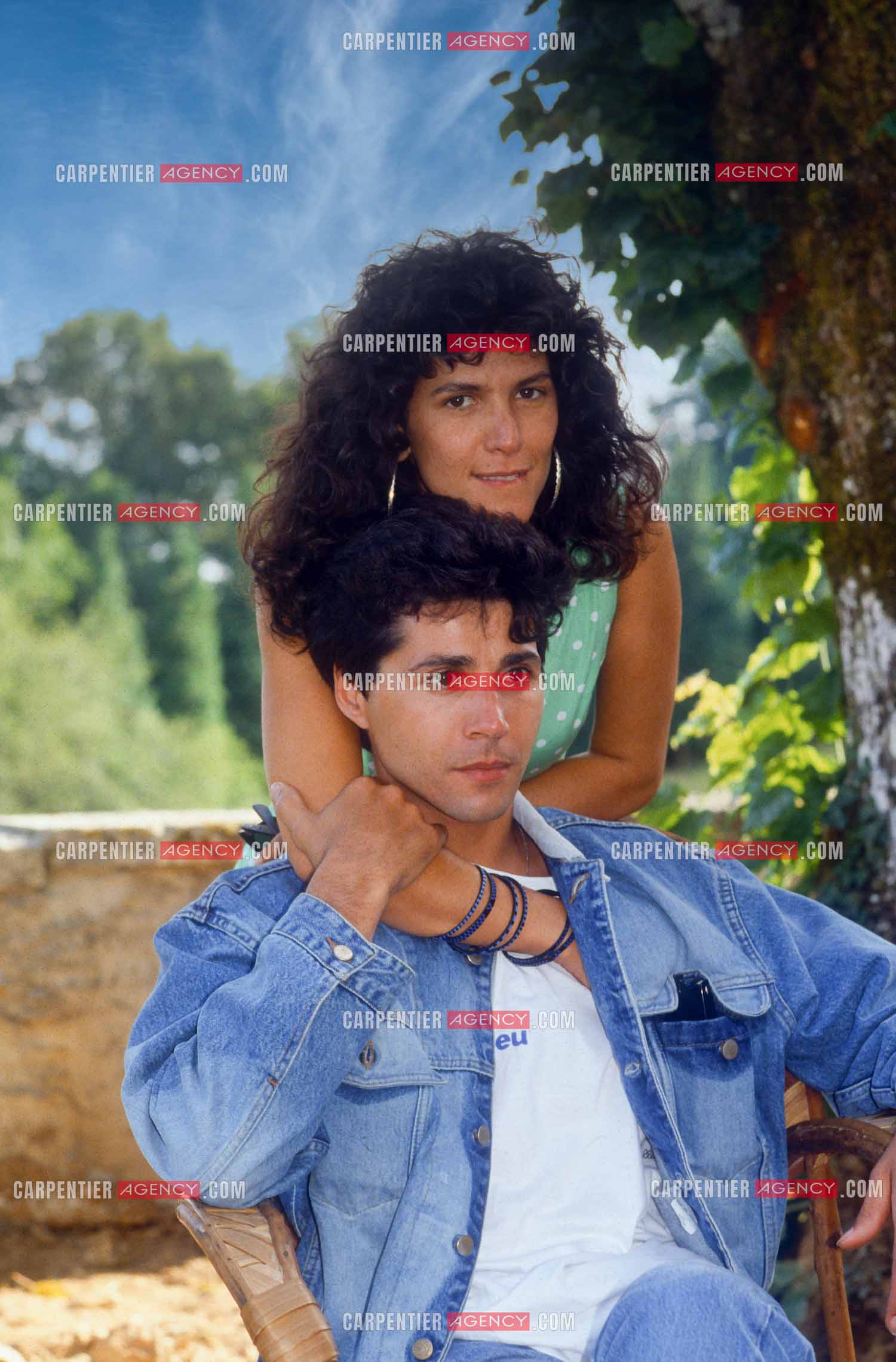 Jean-Luc Lahaye et sa femme Aurélie inaugurent un nouveau centre pour que les jeunes défavorisés “ Cent Familles “ puissent venir en colonie de vacances à la Coquille en Dordogne dans l'ancien monastère bouddhiste zen Kanshôji.  ( Exclusif )