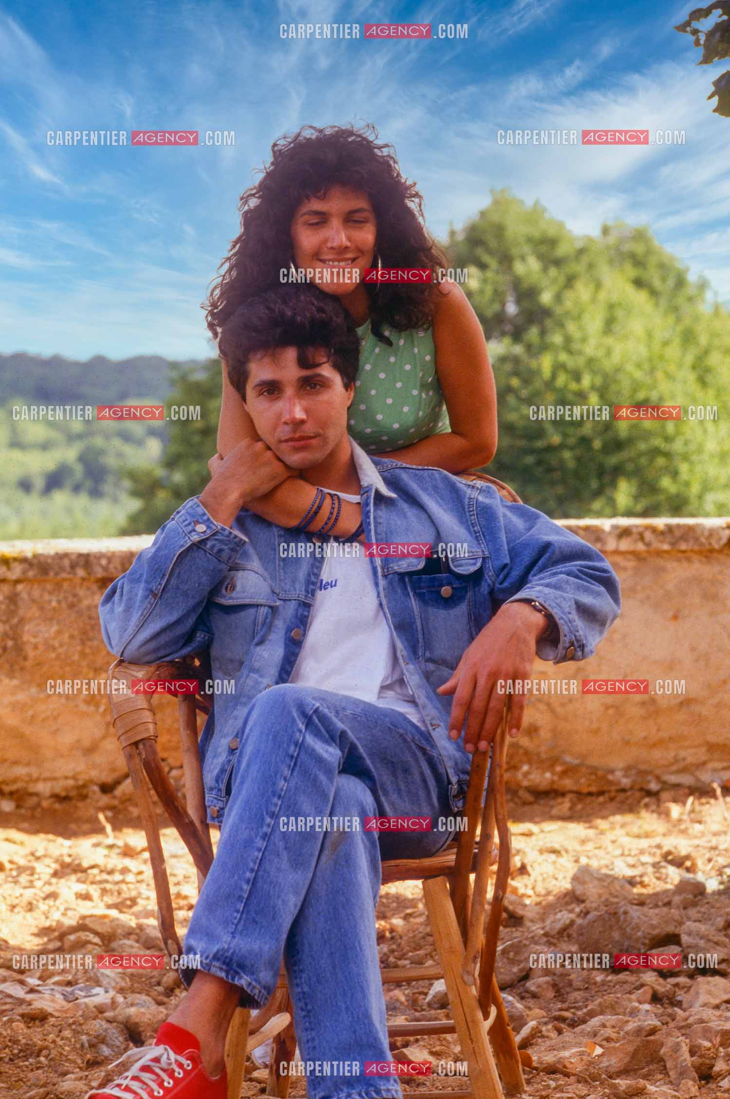 Jean-Luc Lahaye et sa femme Aurélie inaugurent un nouveau centre pour que les jeunes défavorisés “ Cent Familles “ puissent venir en colonie de vacances à la Coquille en Dordogne dans l'ancien monastère bouddhiste zen Kanshôji.  ( Exclusif )