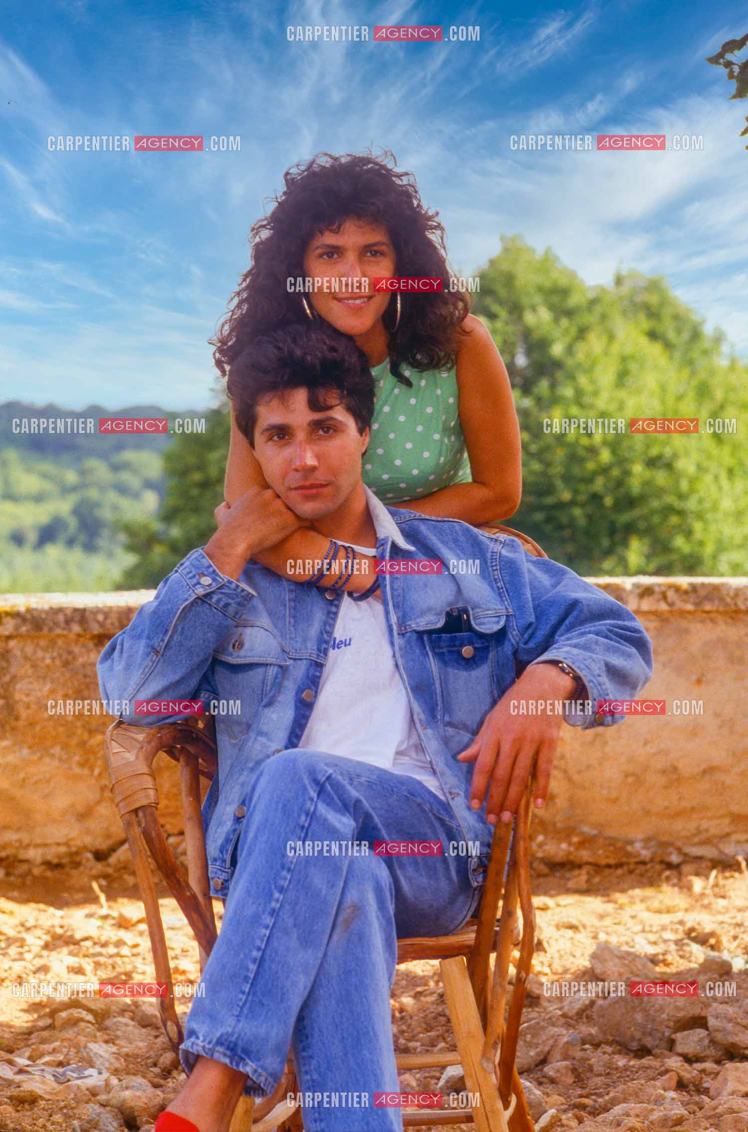 Jean-Luc Lahaye et sa femme Aurélie inaugurent un nouveau centre pour que les jeunes défavorisés “ Cent Familles “ puissent venir en colonie de vacances à la Coquille en Dordogne dans l'ancien monastère bouddhiste zen Kanshôji.  ( Exclusif )