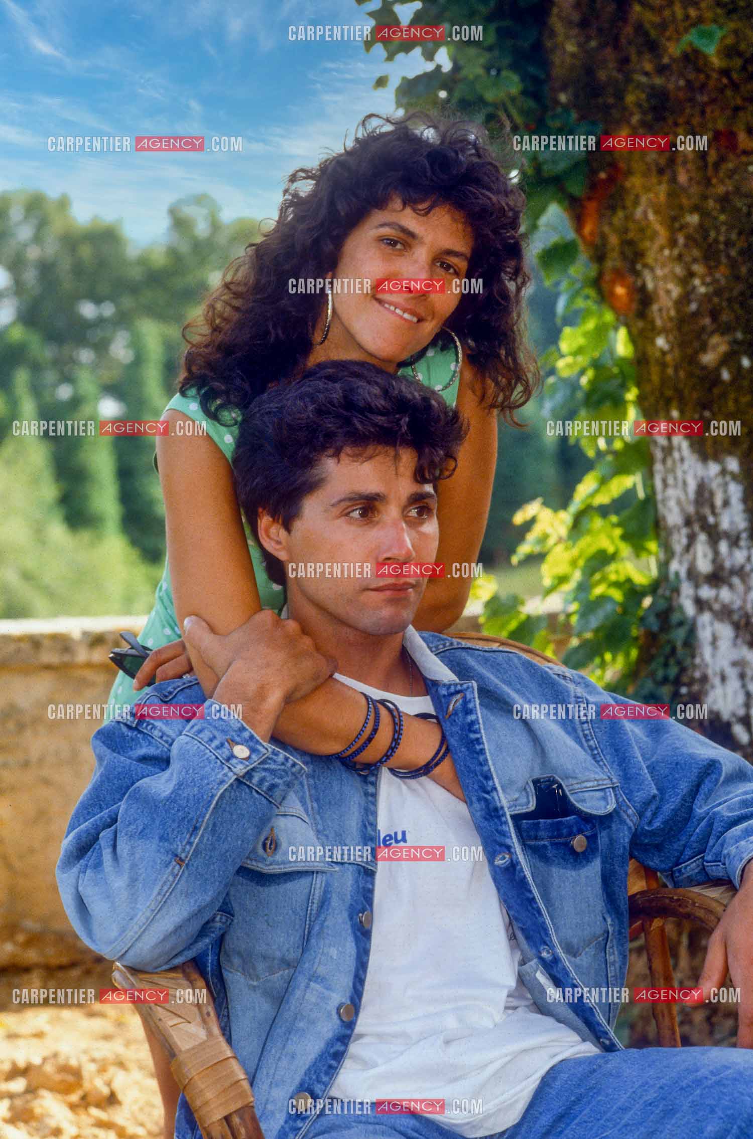 Jean-Luc Lahaye et sa femme Aurélie inaugurent un nouveau centre pour que les jeunes défavorisés “ Cent Familles “ puissent venir en colonie de vacances à la Coquille en Dordogne dans l'ancien monastère bouddhiste zen Kanshôji.  ( Exclusif )