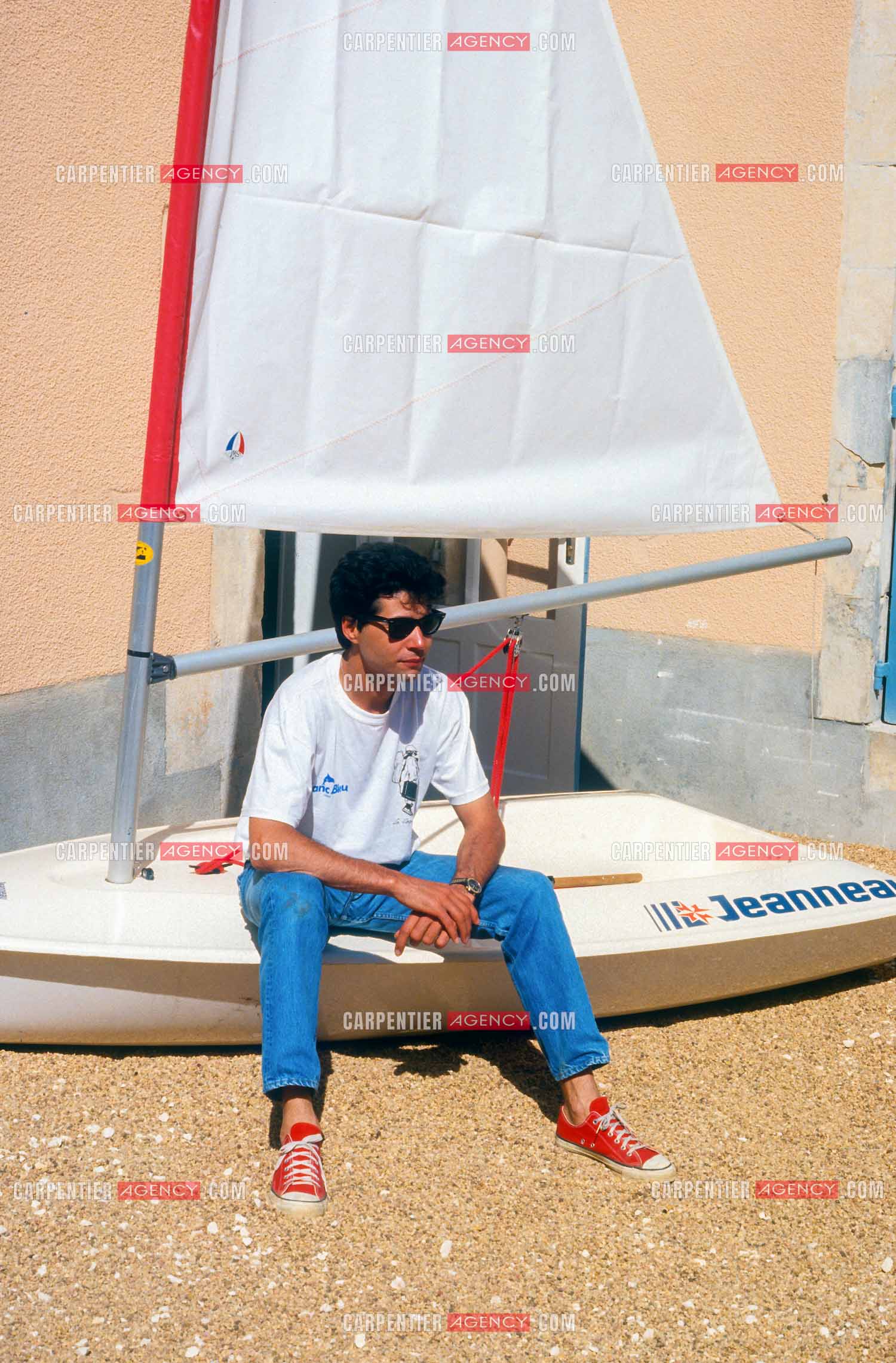Jean-Luc Lahaye et sa femme Aurélie inaugurent un nouveau centre pour que les jeunes défavorisés “ Cent Familles “ puissent venir en colonie de vacances à la Coquille en Dordogne dans l'ancien monastère bouddhiste zen Kanshôji.  ( Exclusif )