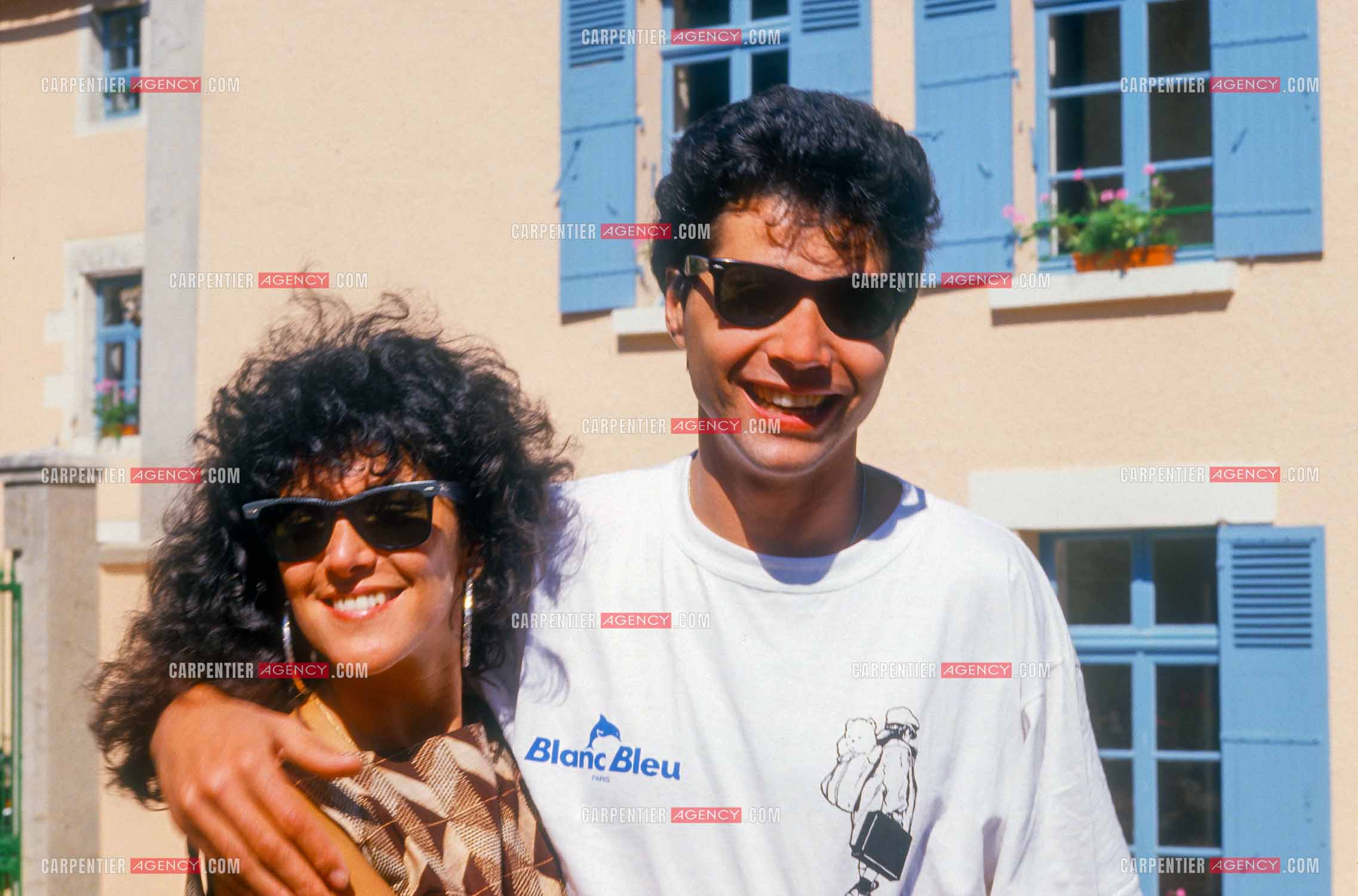 Jean-Luc Lahaye et sa femme Aurélie inaugurent un nouveau centre pour que les jeunes défavorisés “ Cent Familles “ puissent venir en colonie de vacances à la Coquille en Dordogne dans l'ancien monastère bouddhiste zen Kanshôji.  ( Exclusif )