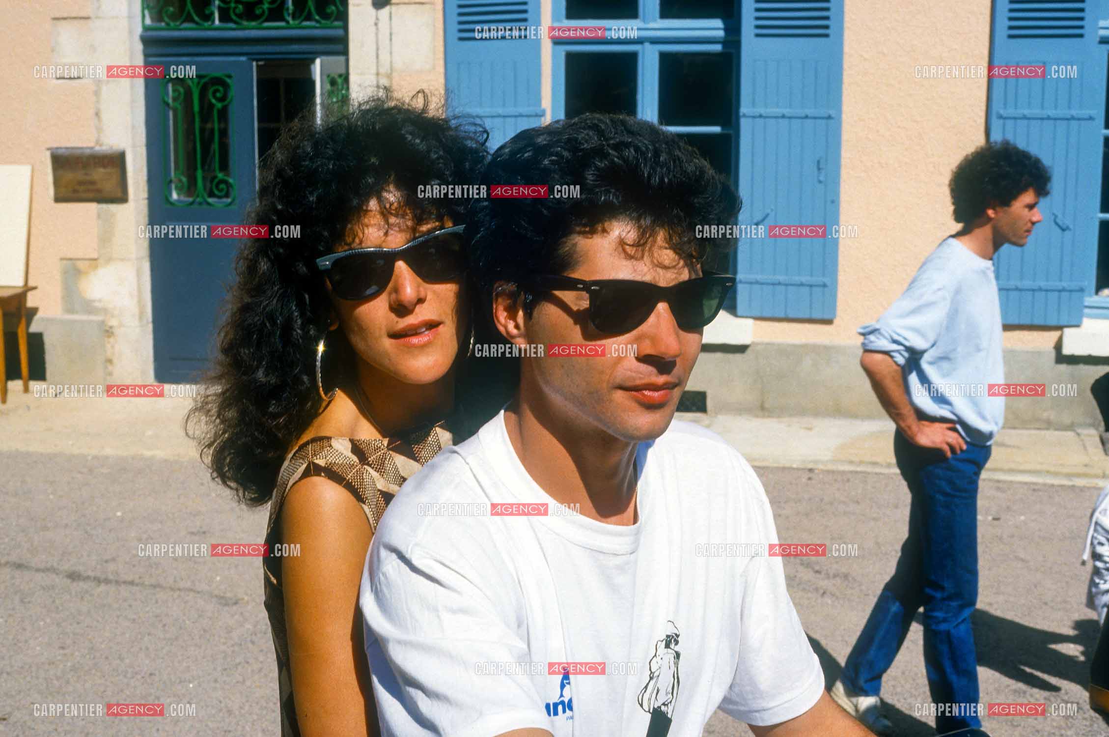 Jean-Luc Lahaye et sa femme Aurélie inaugurent un nouveau centre pour que les jeunes défavorisés “ Cent Familles “ puissent venir en colonie de vacances à la Coquille en Dordogne dans l'ancien monastère bouddhiste zen Kanshôji.  ( Exclusif )