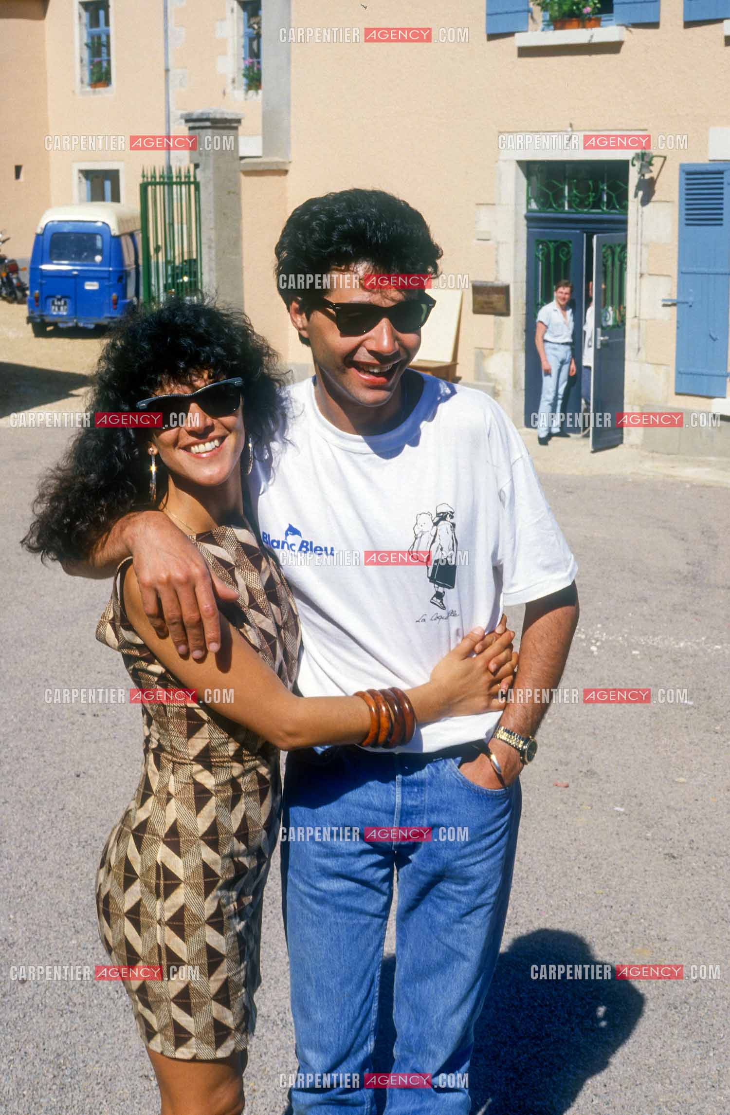 Jean-Luc Lahaye et sa femme Aurélie inaugurent un nouveau centre pour que les jeunes défavorisés “ Cent Familles “ puissent venir en colonie de vacances à la Coquille en Dordogne dans l'ancien monastère bouddhiste zen Kanshôji.  ( Exclusif )