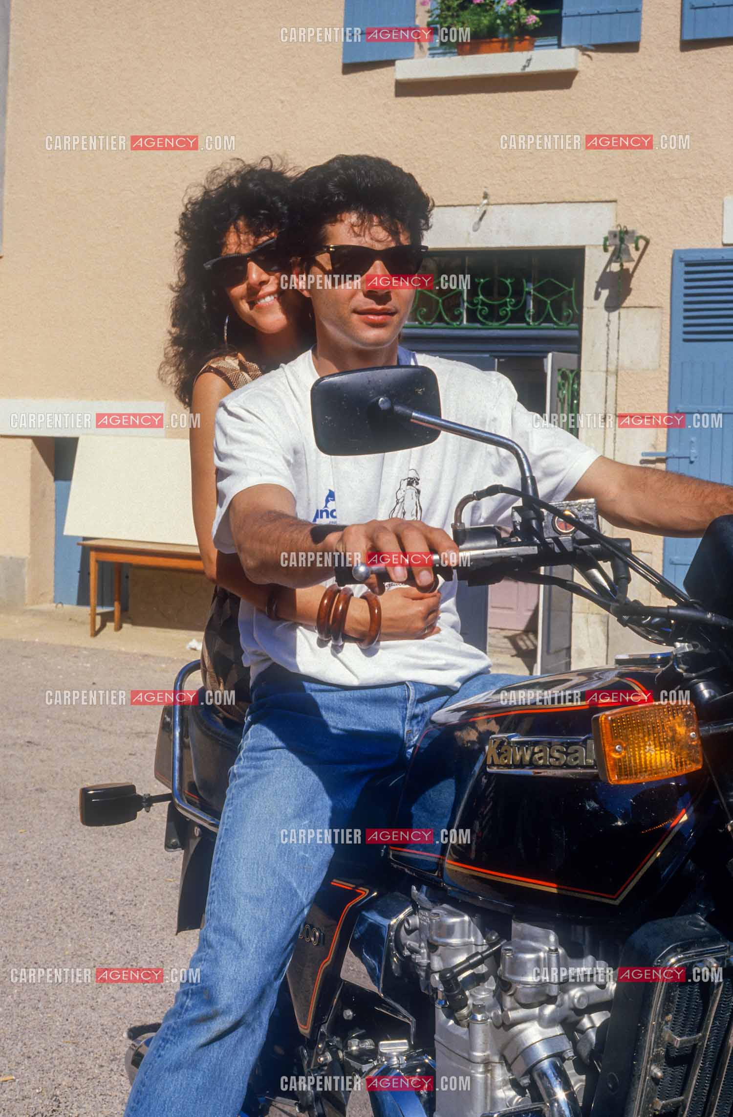 Jean-Luc Lahaye et sa femme Aurélie inaugurent un nouveau centre pour que les jeunes défavorisés “ Cent Familles “ puissent venir en colonie de vacances à la Coquille en Dordogne dans l'ancien monastère bouddhiste zen Kanshôji.  ( Exclusif )