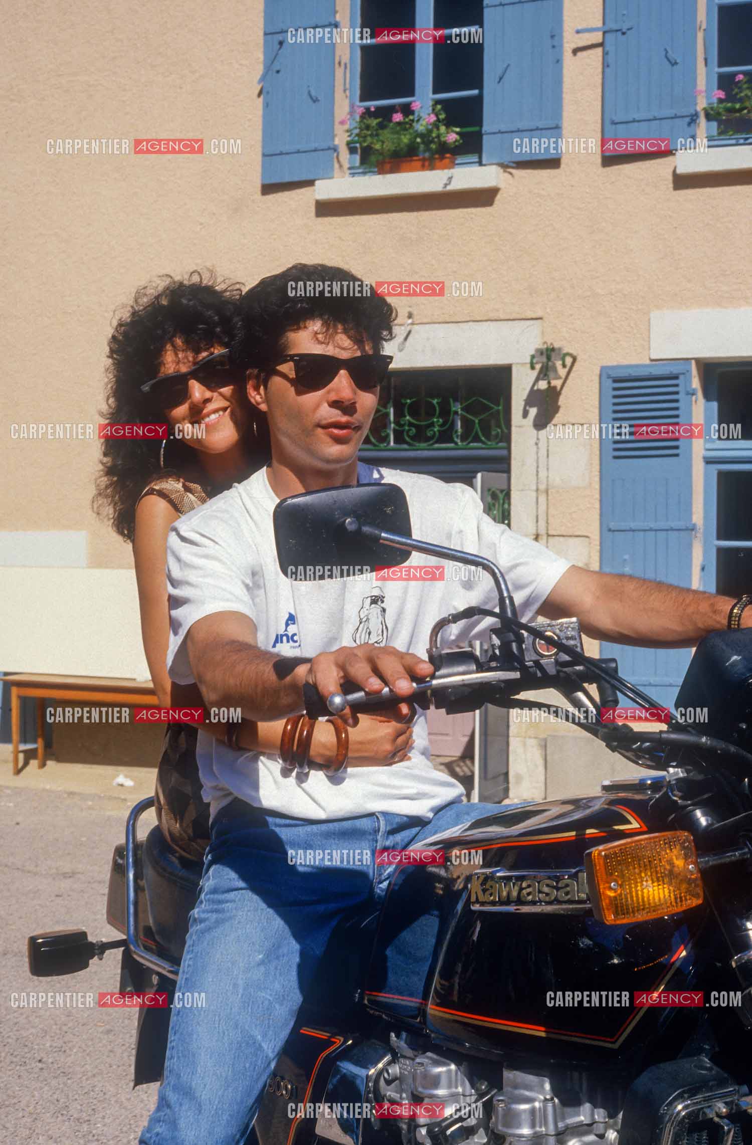 Jean-Luc Lahaye et sa femme Aurélie inaugurent un nouveau centre pour que les jeunes défavorisés “ Cent Familles “ puissent venir en colonie de vacances à la Coquille en Dordogne dans l'ancien monastère bouddhiste zen Kanshôji.  ( Exclusif )