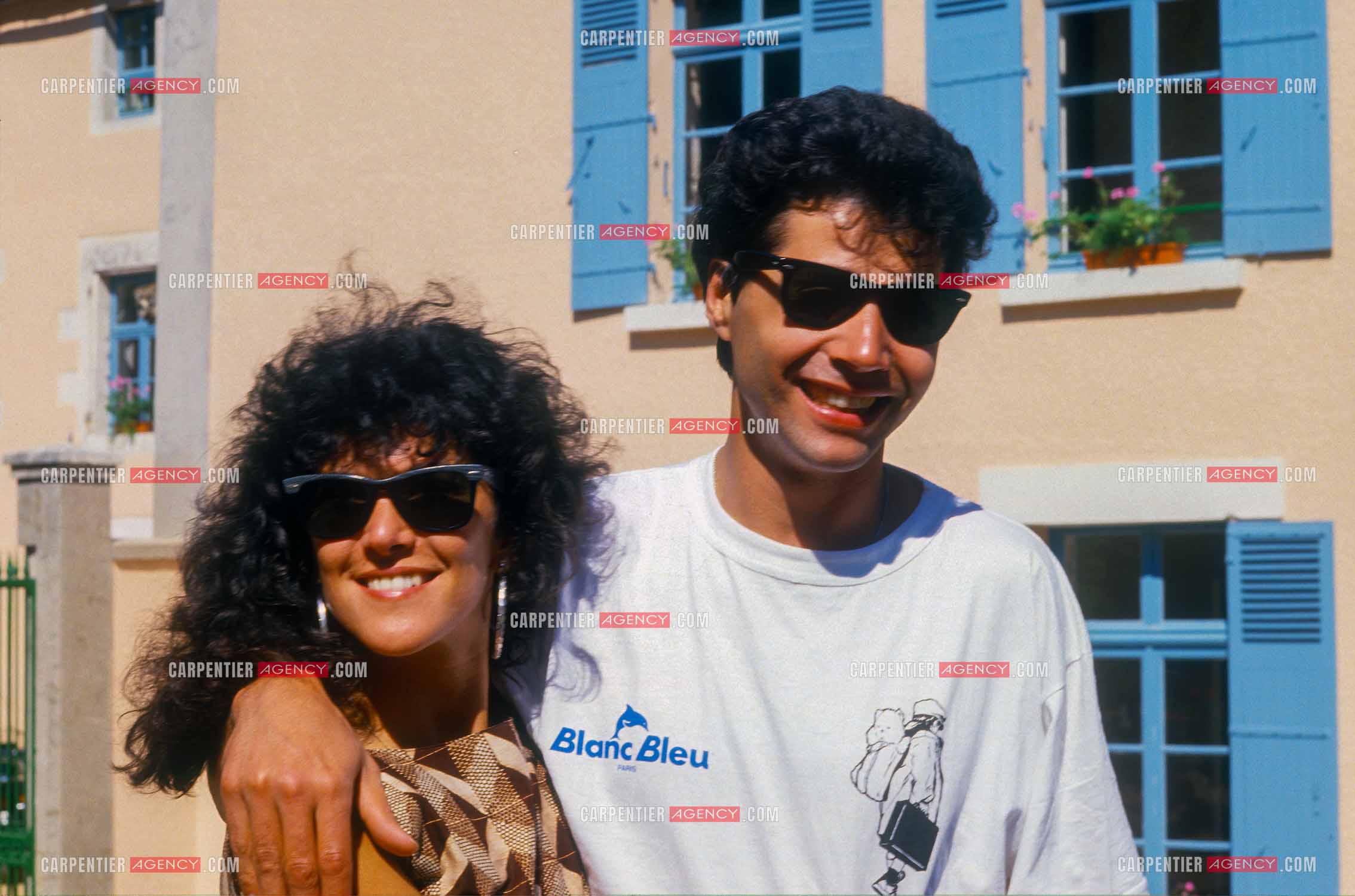 Jean-Luc Lahaye et sa femme Aurélie inaugurent un nouveau centre pour que les jeunes défavorisés “ Cent Familles “ puissent venir en colonie de vacances à la Coquille en Dordogne dans l'ancien monastère bouddhiste zen Kanshôji.  ( Exclusif )