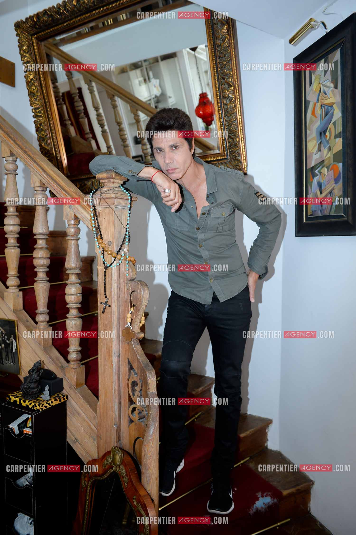 Rendez-vous privé pour un sujet presse chez le chanteur Jean-Luc Lahaye dans son duplex parisien.  ( Exclusif )